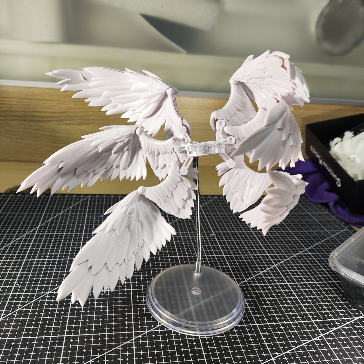 Six-wing Solid Pure White Assemble Model Series, Angel Wing Main Body Accessories, Stand Not Included