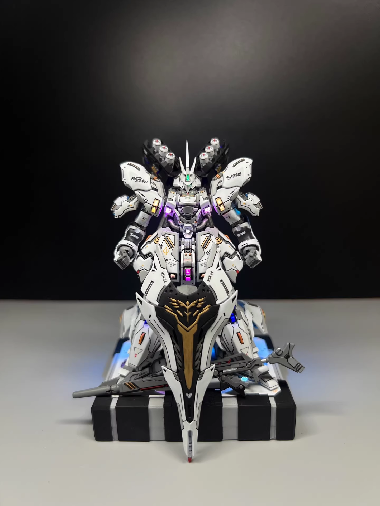 [Artifact Painted] PER-ORDER SAZABI painted Light-up Version -airlift