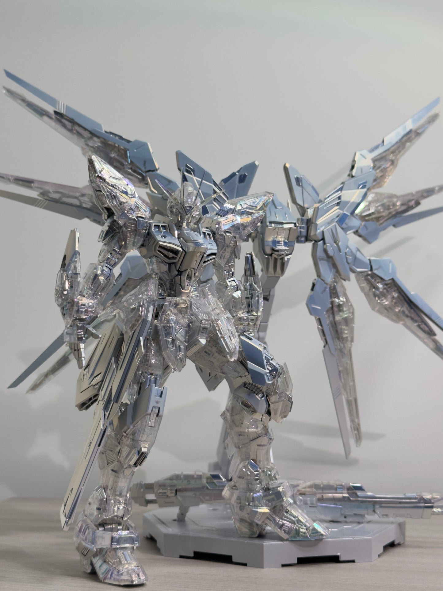 [Custom Electroplating] MGEX 1/100 Strike Freedom Mechanical Clear Ver.  (Geometric Chrome Silver Plated Color Sheme) Assembly Model Kit