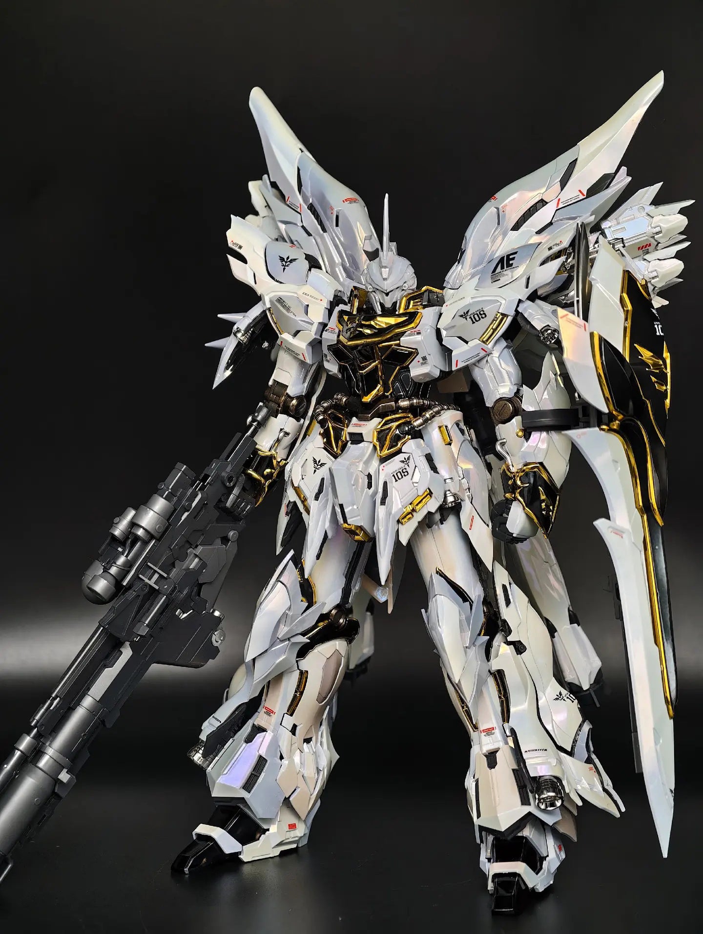 [Color customization]Comet Technology-01-Crimson Drei MG 1/100 GK Sinanju Model Kit (Electroplated Iridescent white color scheme) Model Kit