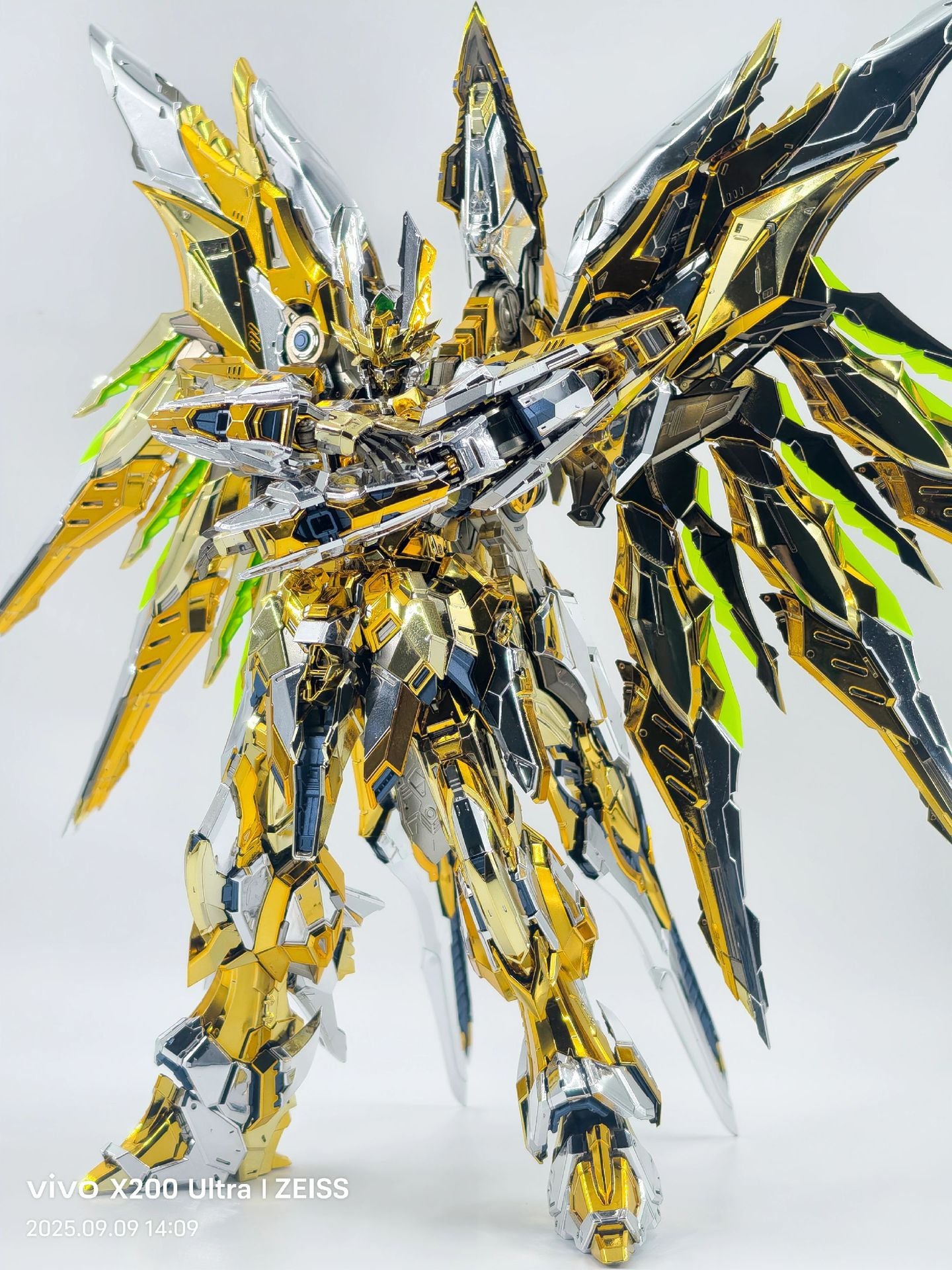 [Color customization] Einta Industries Sky Defender 1/72 Model Kit (Electroplating gold color scheme) Model Kit