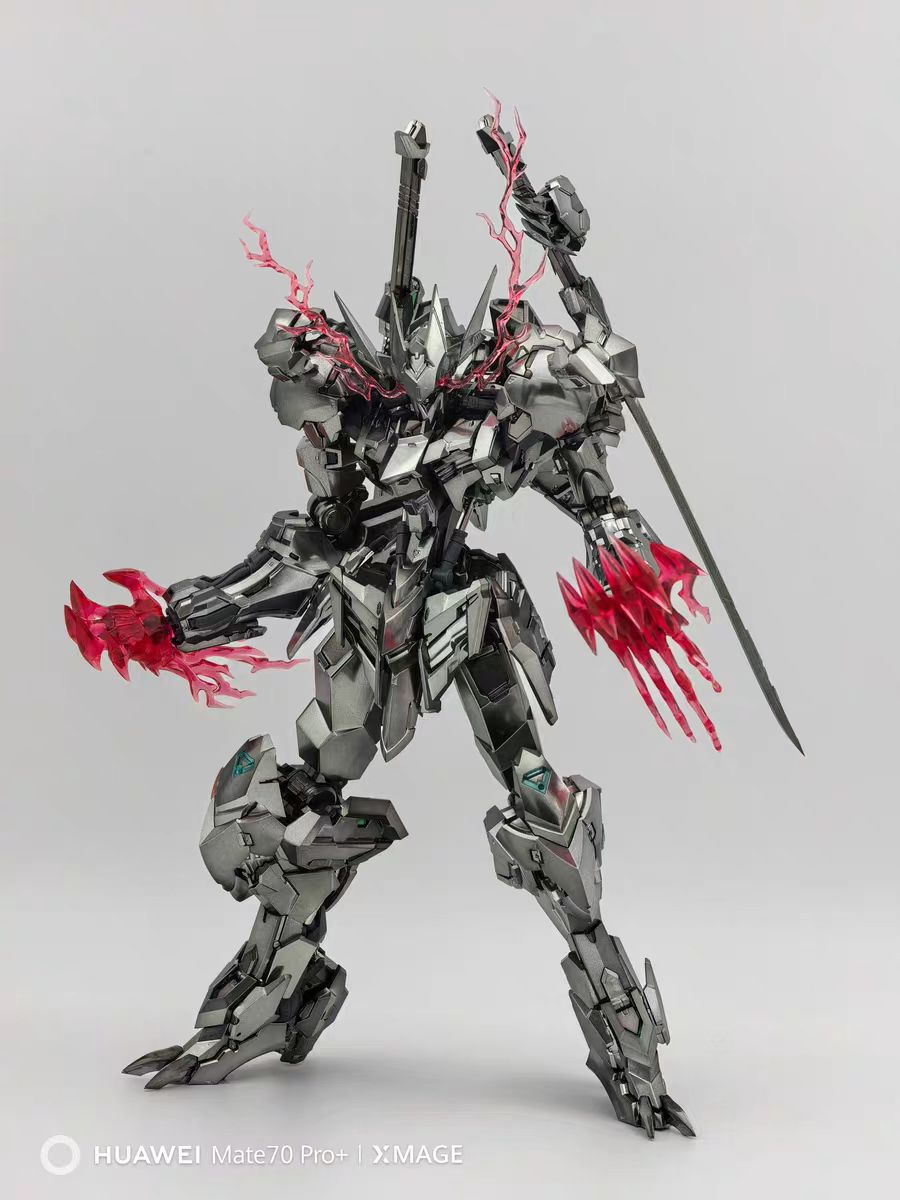 [Color customization] WOLF TECH 1/100 MG detail up Barbatos Lupus Rex king (Electroplated Silver color scheme) model kit