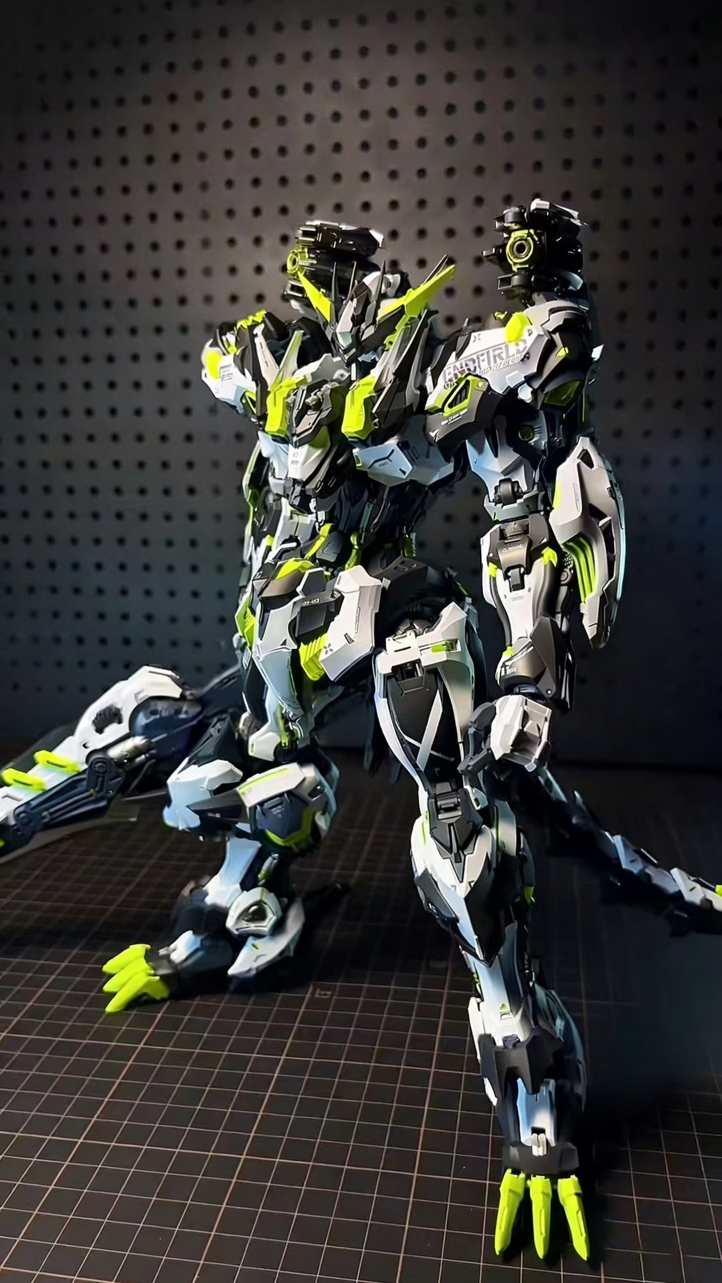 [Color customization] Infinity Nova RMD Fenrir 1/72 Scale (Green color scheme) Model Kit