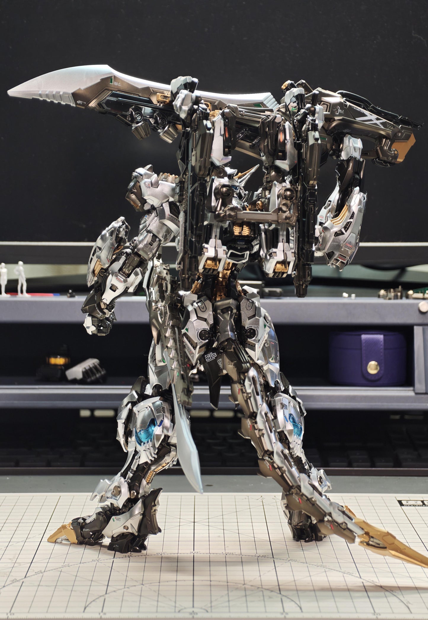 [Custom Electroplating] Infinity Nova RMD Fenrir 1/72 Scale (Electroplated color scheme) Model Kit