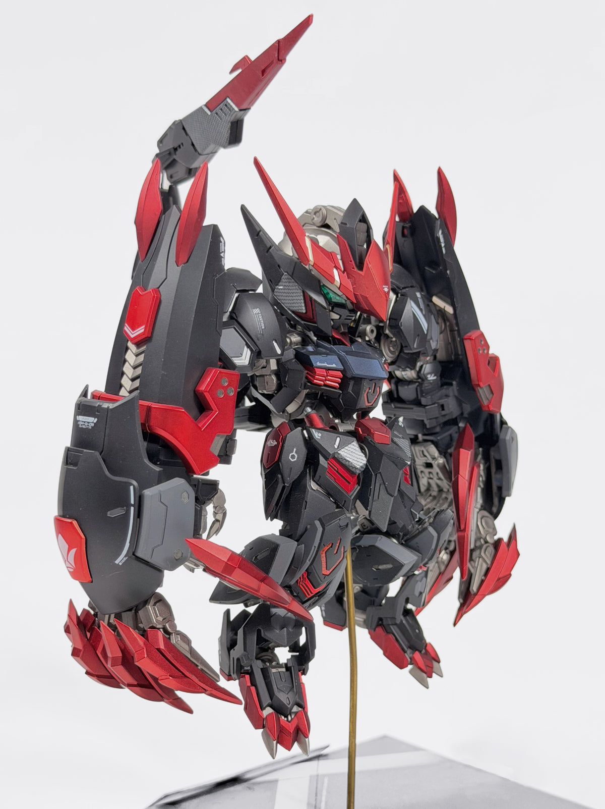 [Custom Painting] Bandai MGSD Barbatos (Black Red Carbon Fiber Color Scheme) Model Kit