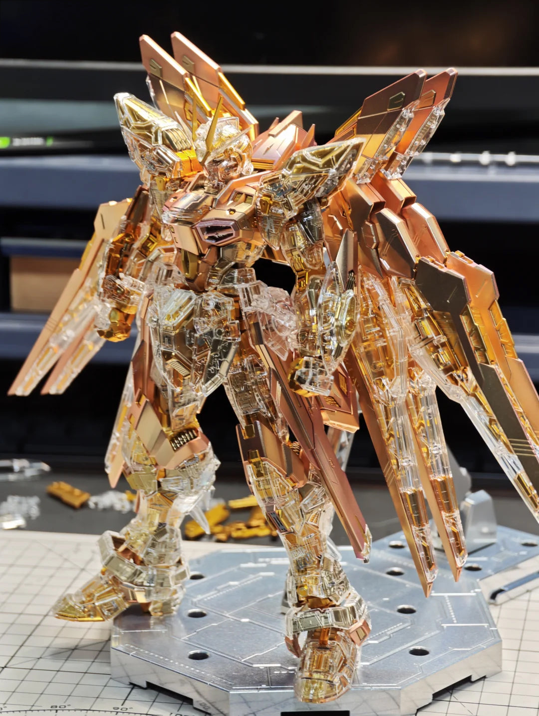 [Custom Electroplating] Bandai MGEX 1/100 Strike Freedom Mechanical Clear Ver.  (Mechanical Core Gold Electroplated color sheme) Assembly Model Kit
