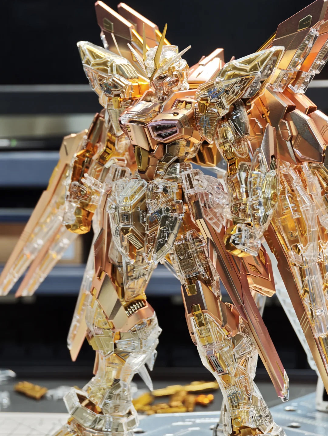 [Custom Electroplating] Bandai MGEX 1/100 Strike Freedom Mechanical Clear Ver.  (Mechanical Core Gold Electroplated color sheme) Assembly Model Kit