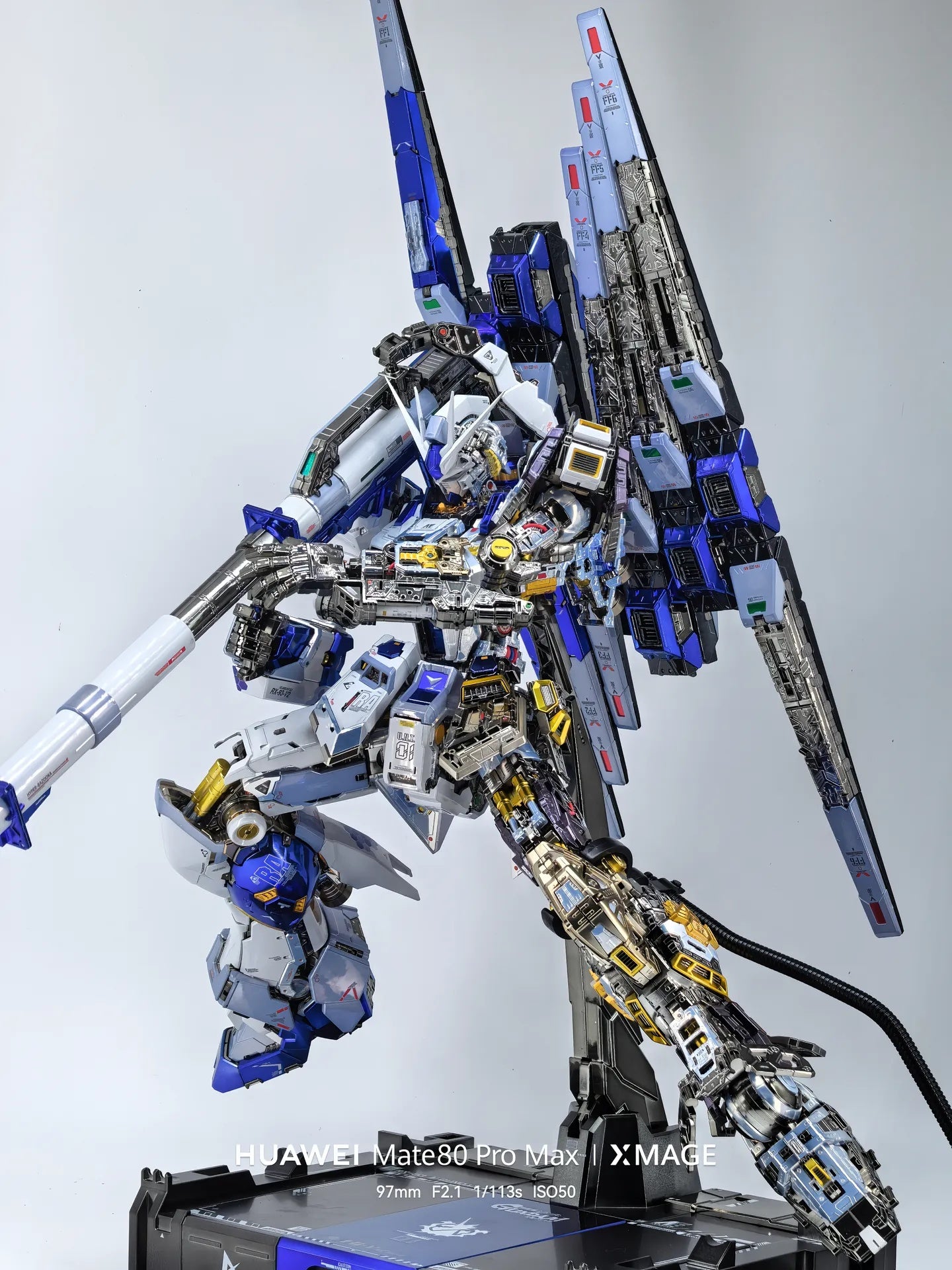 [Custom Electroplating] PG Unleashed 1/60 Nu Gundam (HI-V color scheme) Model Kit