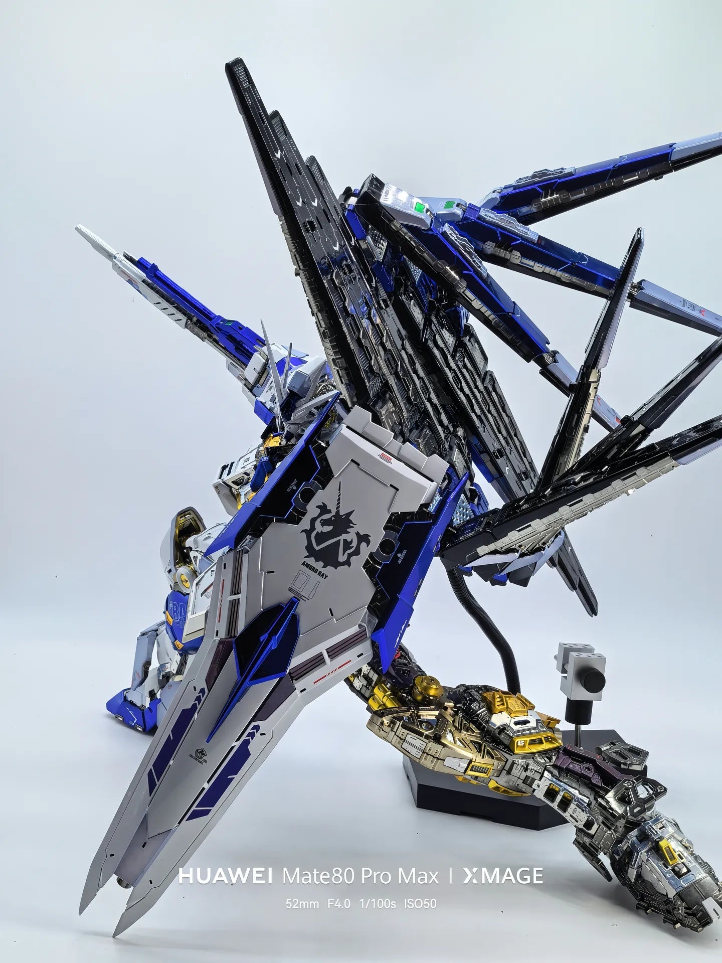 [Custom Electroplating] PG Unleashed 1/60 Nu Gundam (HI-V color scheme) Model Kit