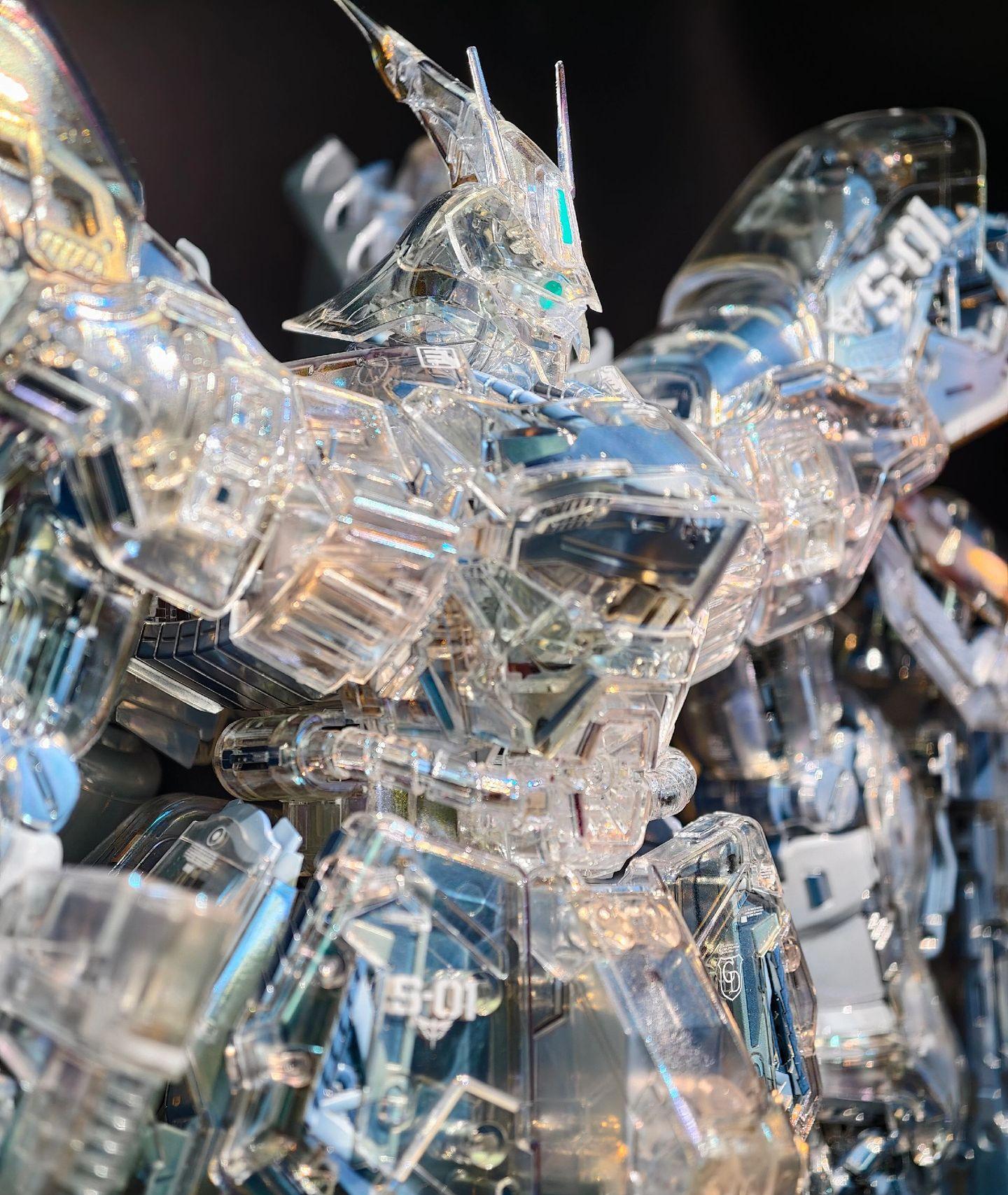 [Custom Electroplating] Bandai MG 1/100 Sazabi Mechanical Clear Ver.  (Geometric Twilight Plating color sheme) Model Kit