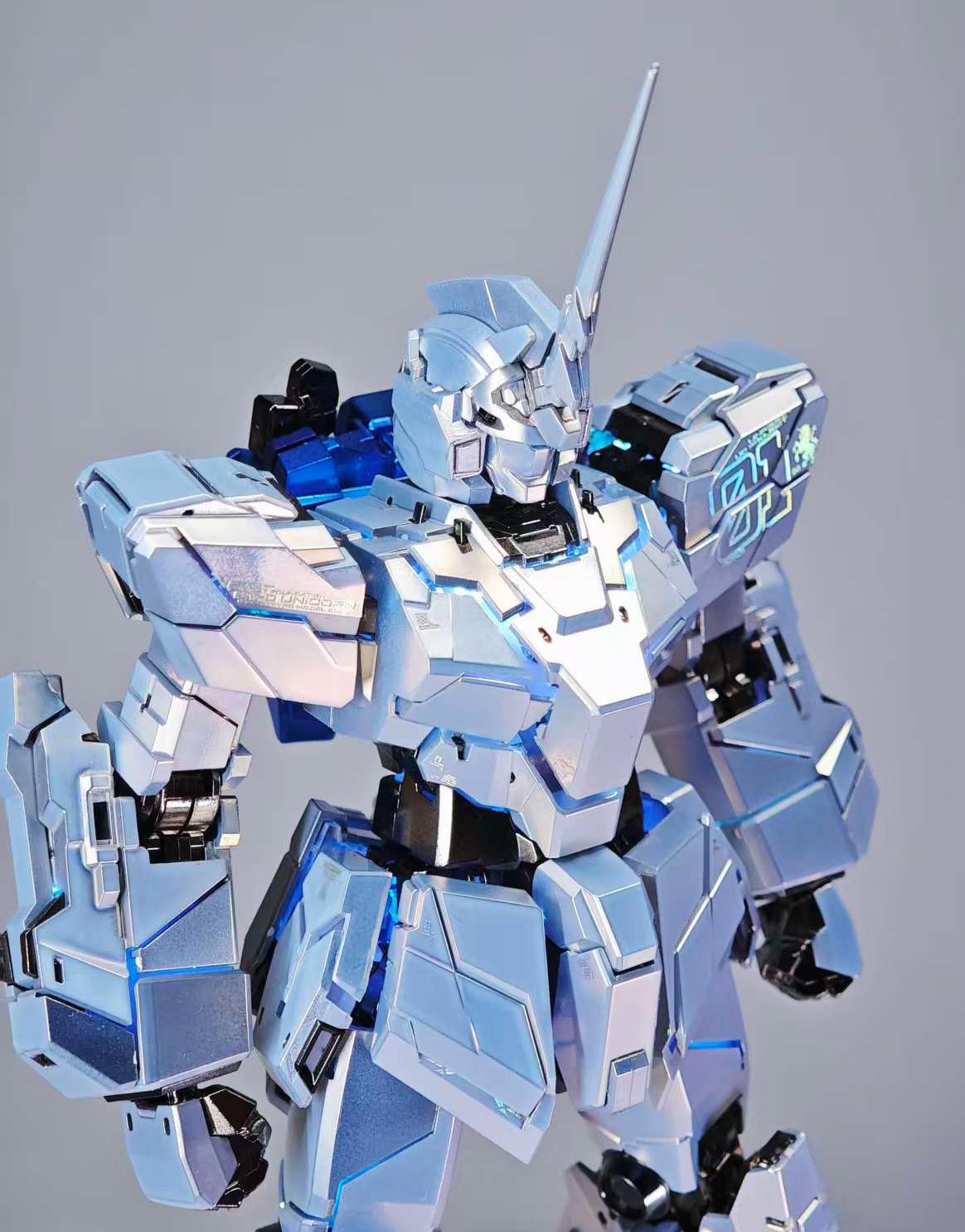 [Custom Electroplating] MGEX Unicorn 1/100 RX-0 Assembly (Iridescent Silver Electroplating Color Scheme) Model Kit