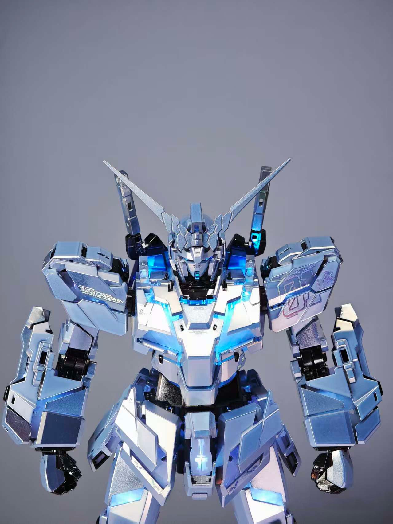 [Custom Electroplating] MGEX Unicorn 1/100 RX-0 Assembly (Iridescent Silver Electroplating Color Scheme) Model Kit