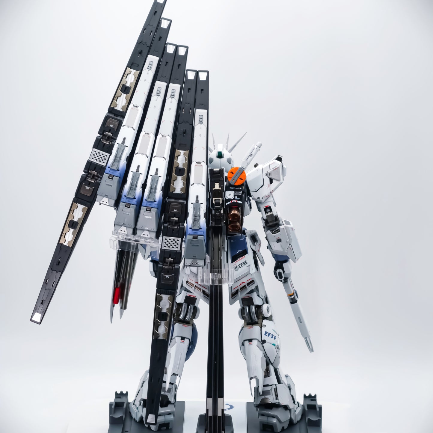 [Color customization] PG Unleashed 1/60 Nu Gundam+resin enhanced conversion parts (Kenichi Kuryu color scheme) model kit