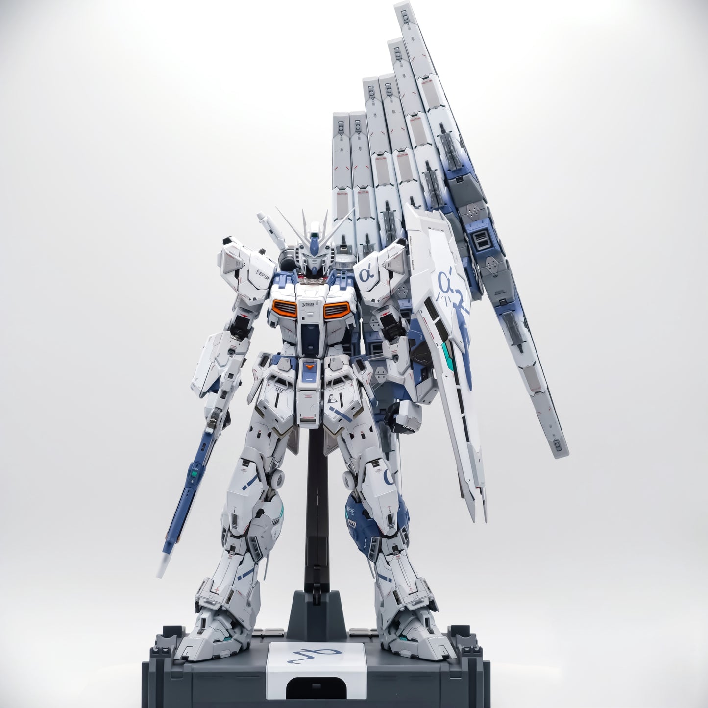 [Color customization] PG Unleashed 1/60 Nu Gundam+resin enhanced conversion parts (Kenichi Kuryu color scheme) model kit