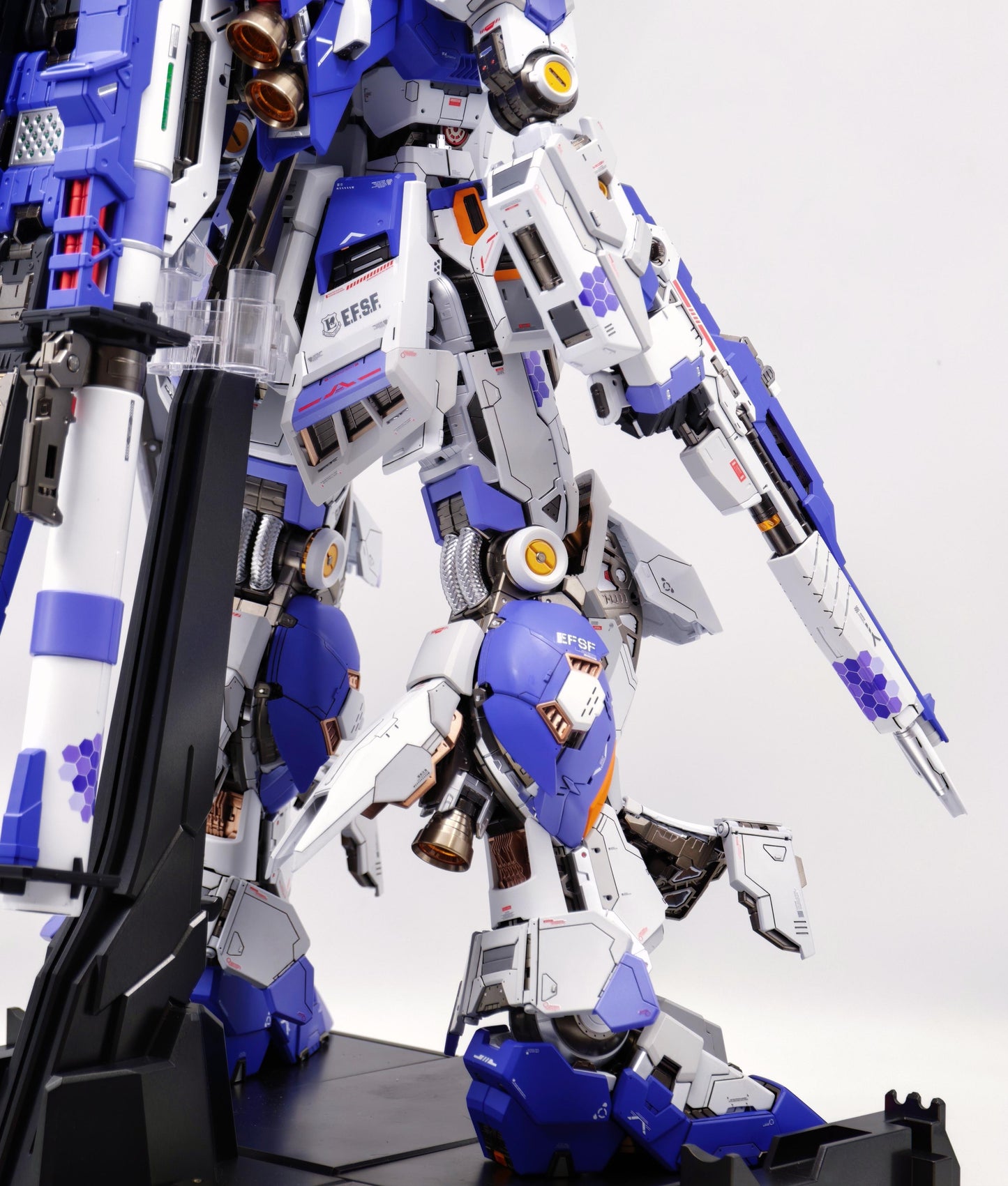 [Color customization]  PG Unleashed 1/60 Nu Gundam+resin enhanced conversion parts (HI-V color scheme) model kit