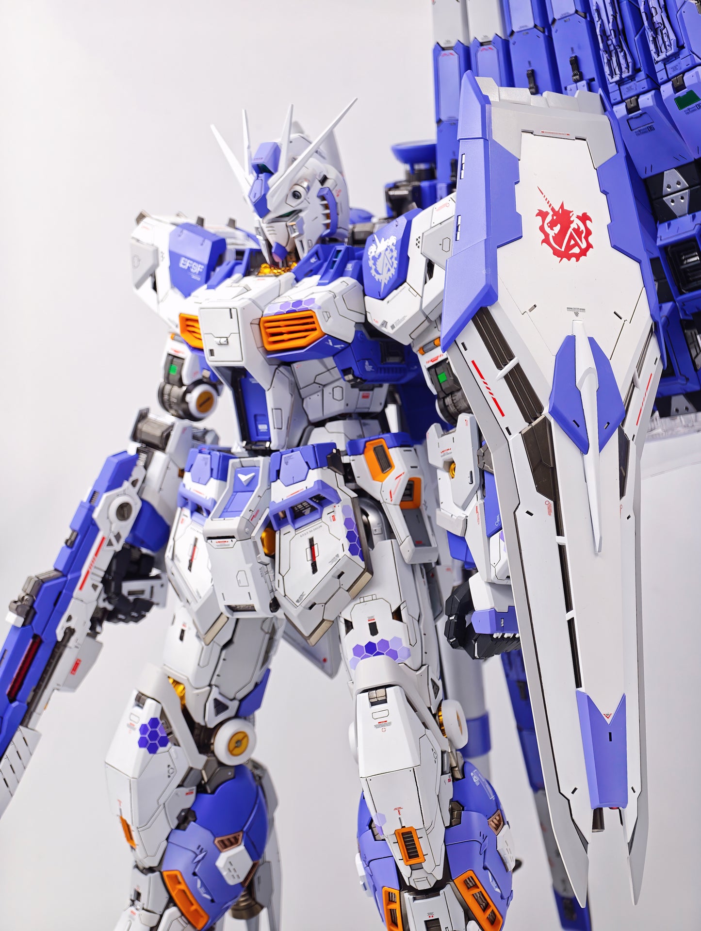 [Color customization]  PG Unleashed 1/60 Nu Gundam+resin enhanced conversion parts (HI-V color scheme) model kit