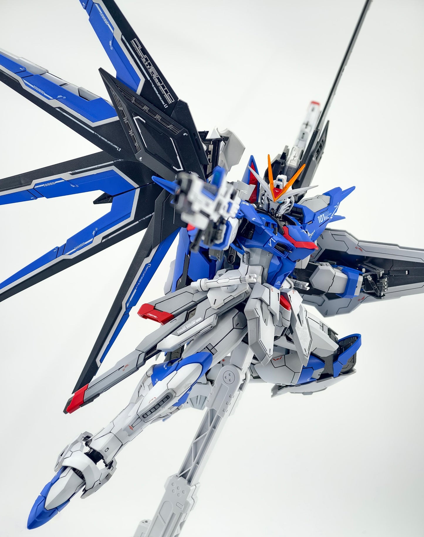 [Color customization] SHENMA Model MG 1/100 Rising Freedom (Shading Color Scheme) Model Kit