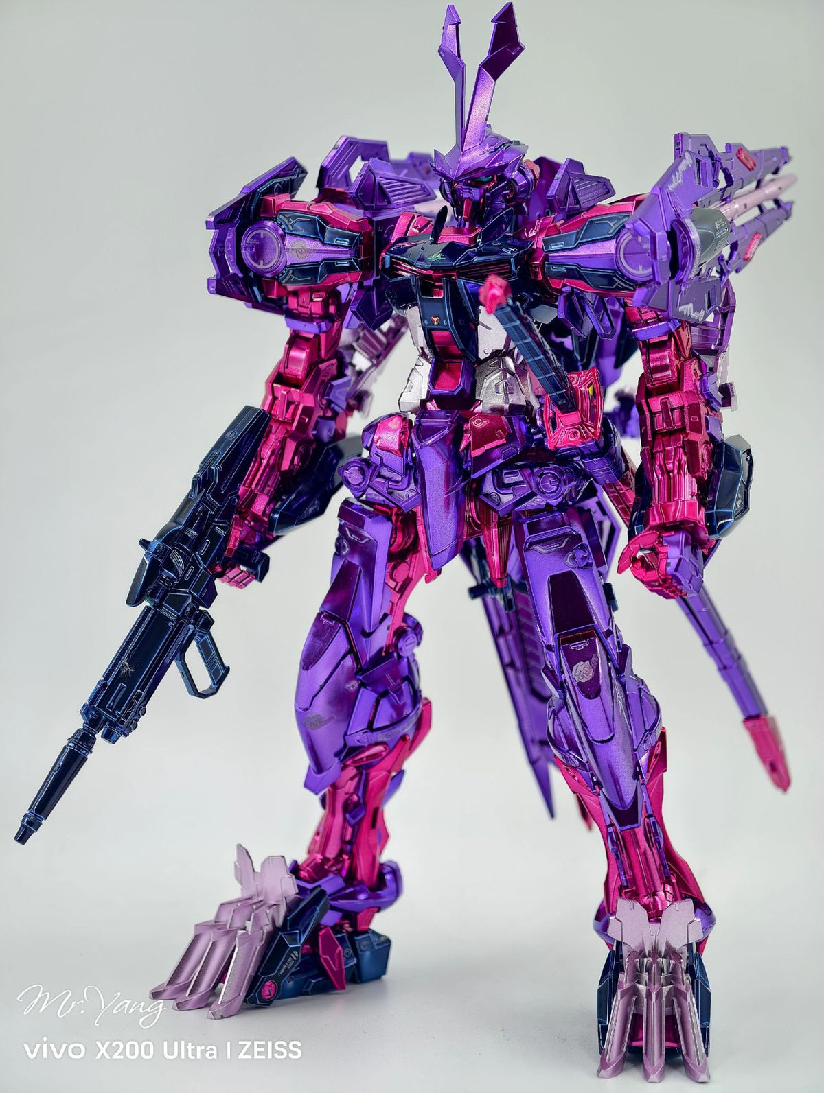 [Custom Electroplating] Bandai MG 1/100 Scale Gundam Astray Mirage Frame (Original Color Electroplated) Model Kit