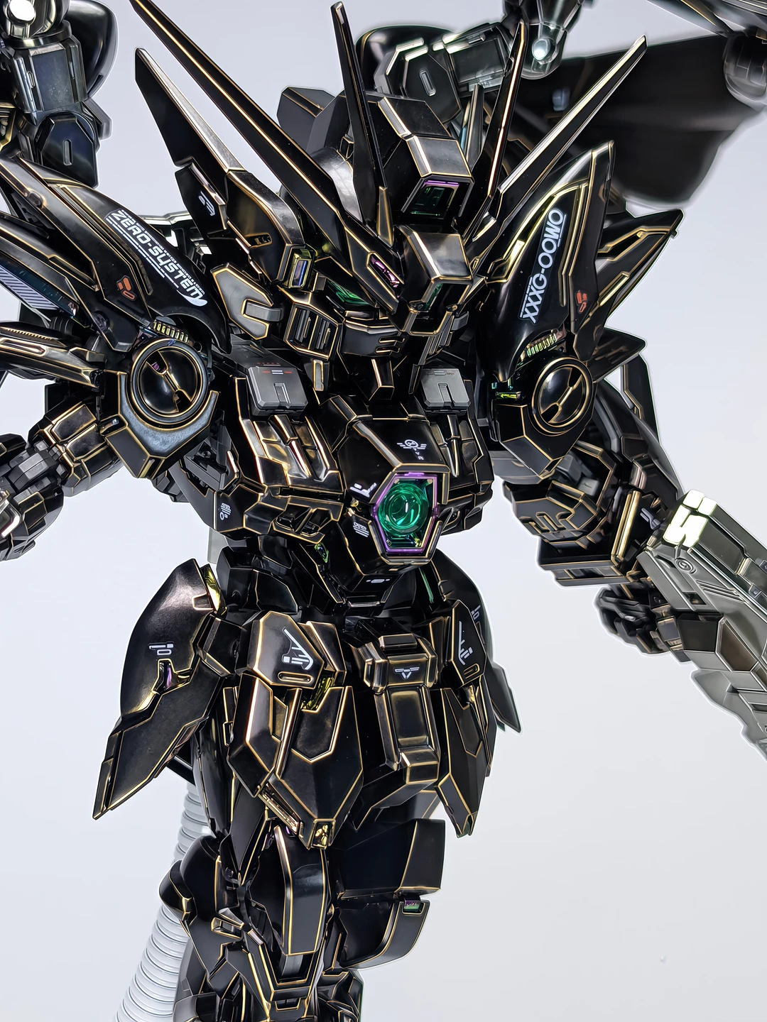[Custom Electroplating] Bandai MGSD Wing Zero (Titanium Black With Gilded Gold Electroplating Color Scheme) Model Kit
