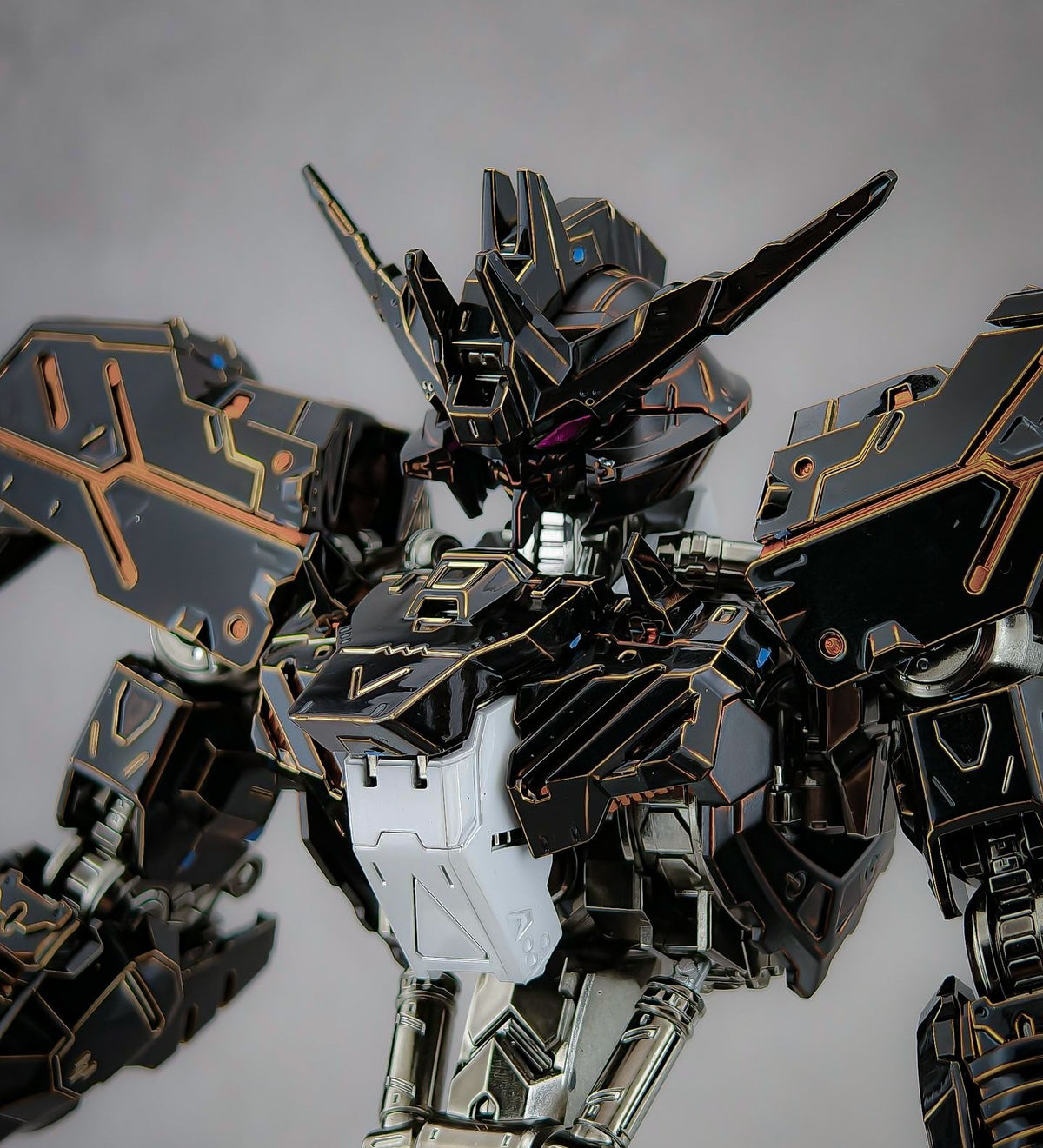 [Custom Electroplating] Bandai MG 1/100 ASW-G-XX Gundam Vidar (Titanium Black With Gilded Gold Electroplating Color Scheme) Model Kit