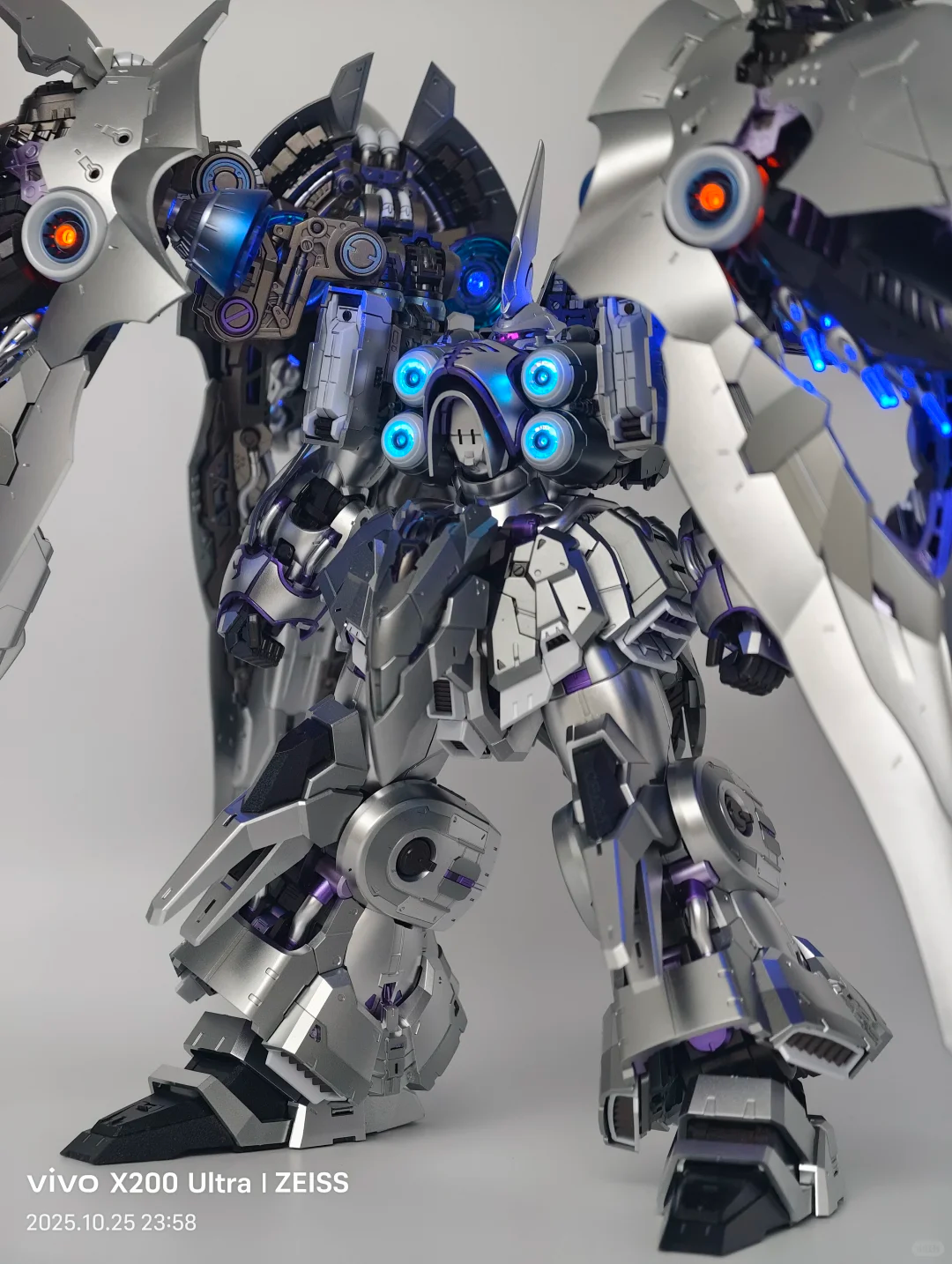 [Color customization collection]Axis Model Works (Solomon) 1/100 scale Osiris Aerial Dominator (Shading/Holographic/matt painted color scheme) Model Kit