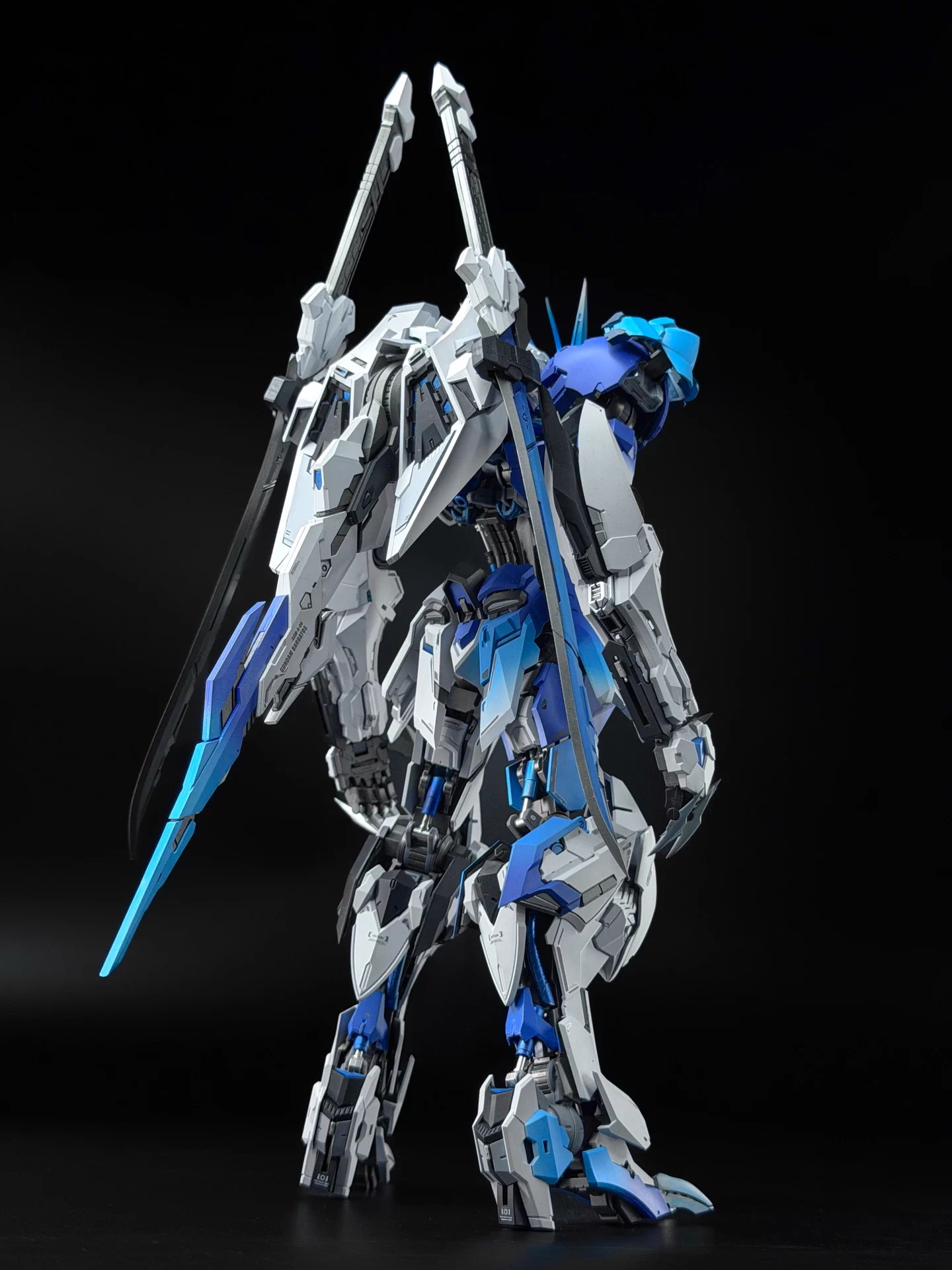 [Color customization] WOLF TECH 1/100 MG detail up Barbatos Lupus Rex king (Glacier Blue Color Scheme) model kit