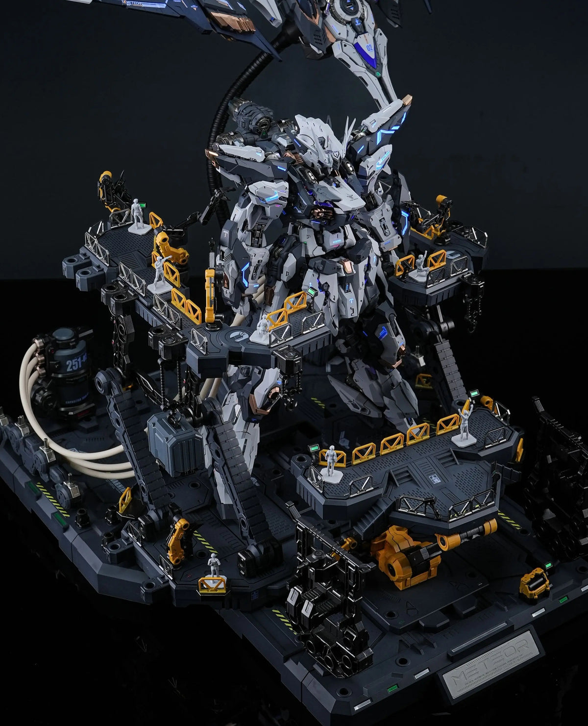 [Custom Painting] Vientiane Fusion - 02 - Meteor with Maintenance Base and Support Unit (Grey Color Scheme ) Model Kit