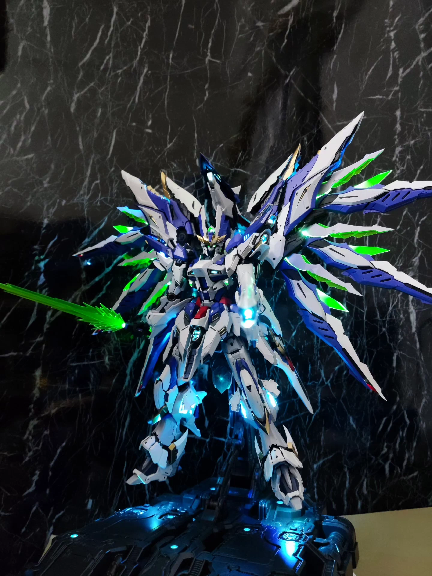 [Color customization] Einta Industries 1/72 Sky Defender (Dark color scheme) Model Kit