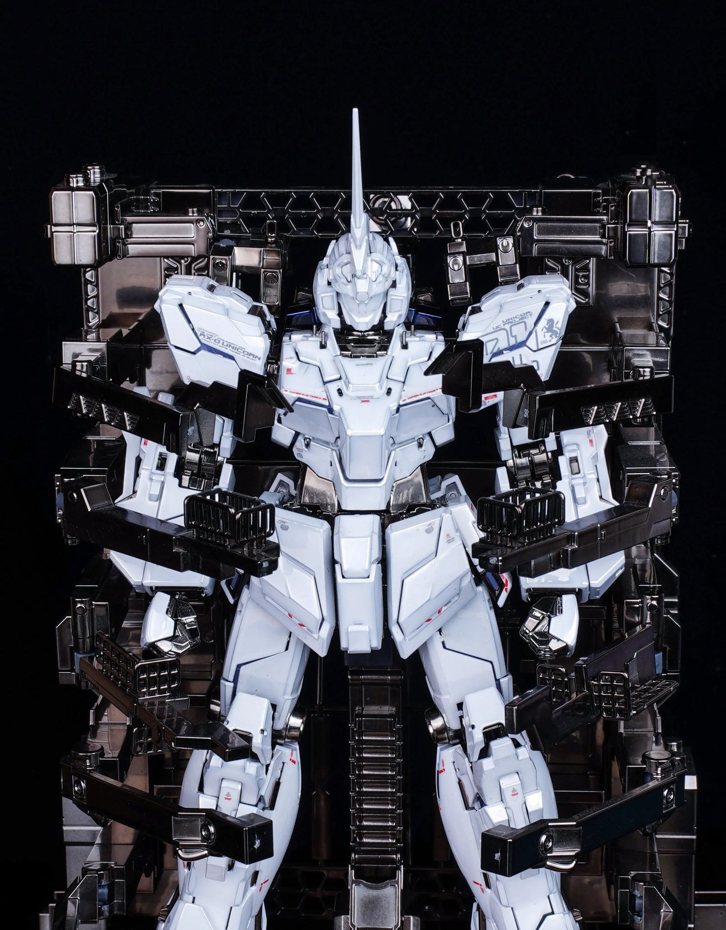[Custom Electroplating] MGEX Unicorn Ver.Ka 1/100 RX-0 Assembly (Titanium electroplated white color scheme) Model Kit