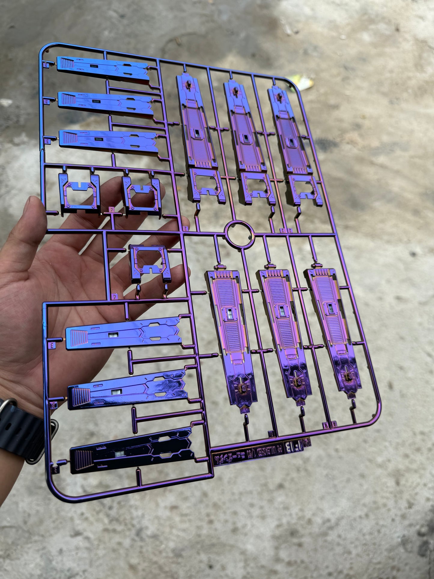 [Custom Electroplating] PG Unleashed 1/60 Nu Gundam (HI-V Geometric Plating Color Scheme) Model Kit
