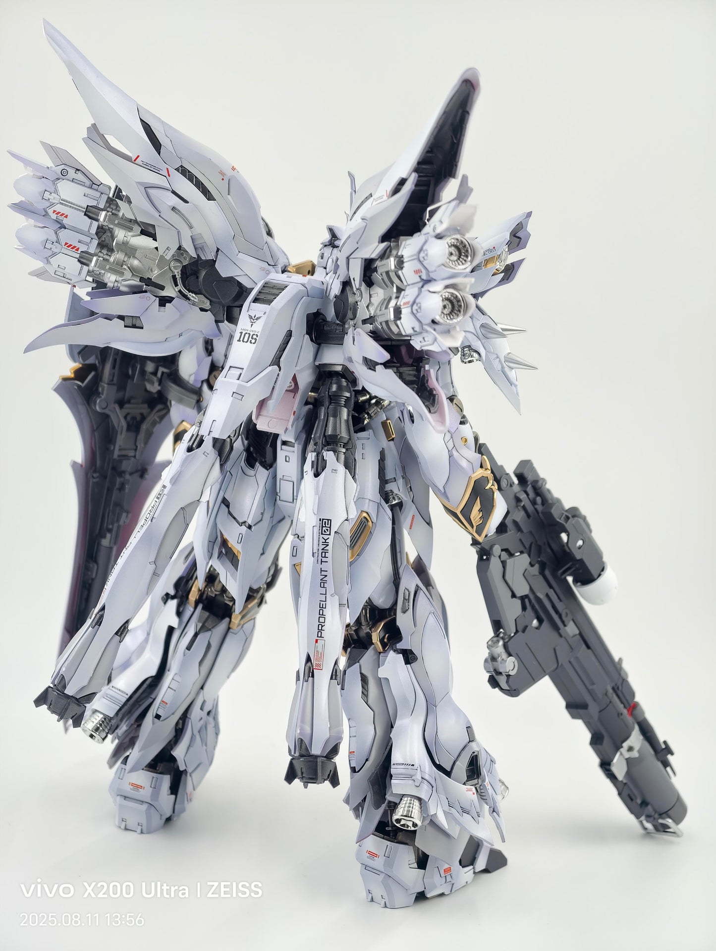 [Color customization]Comet Technology-01-Crimson Drei MG 1/100 GK Sinanju Model Kit (Shading white purple color scheme)