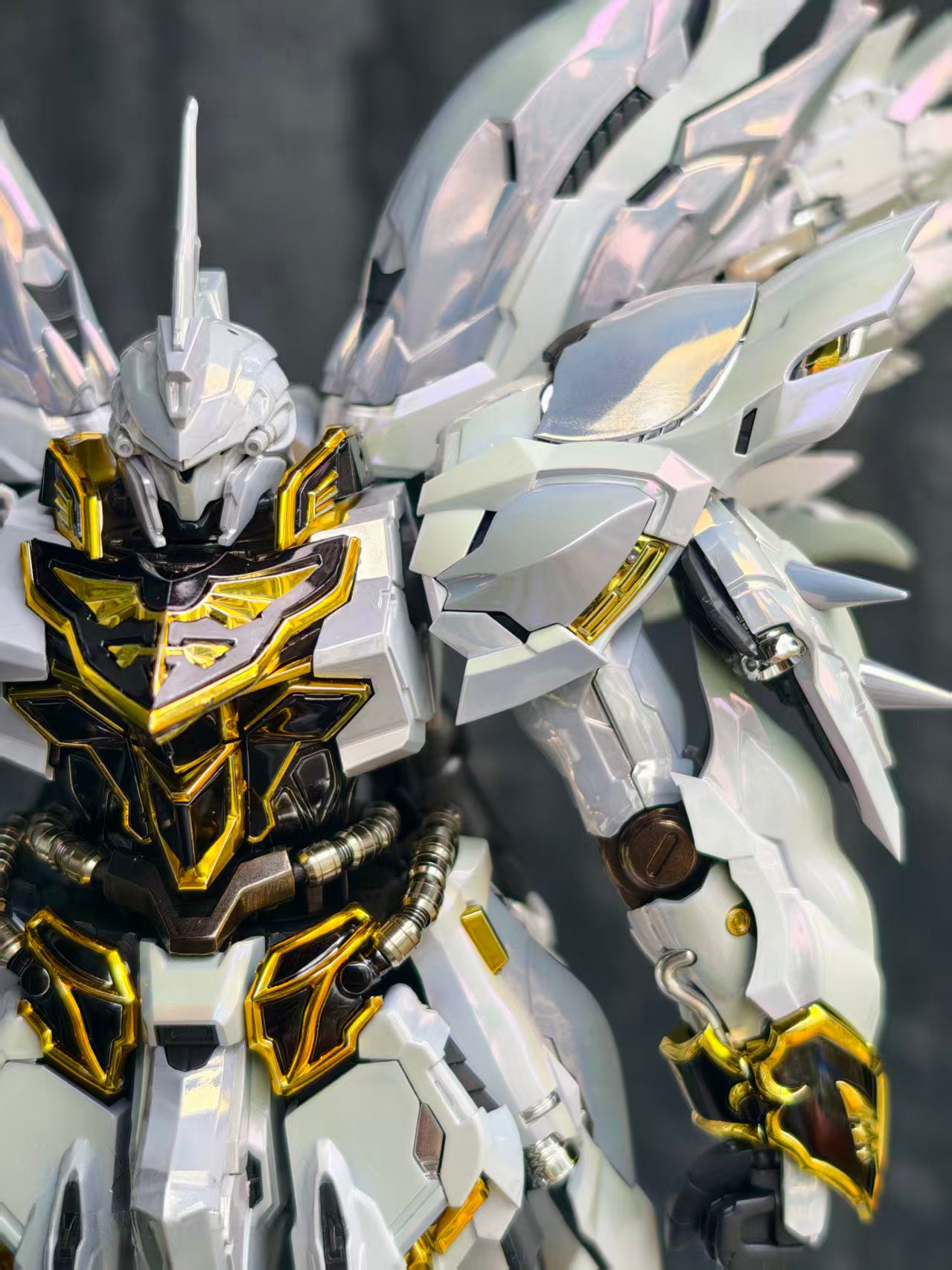 [Color customization]Comet Technology-01-Crimson Drei MG 1/100 GK Sinanju Model Kit (Electroplated Iridescent white color scheme) Model Kit