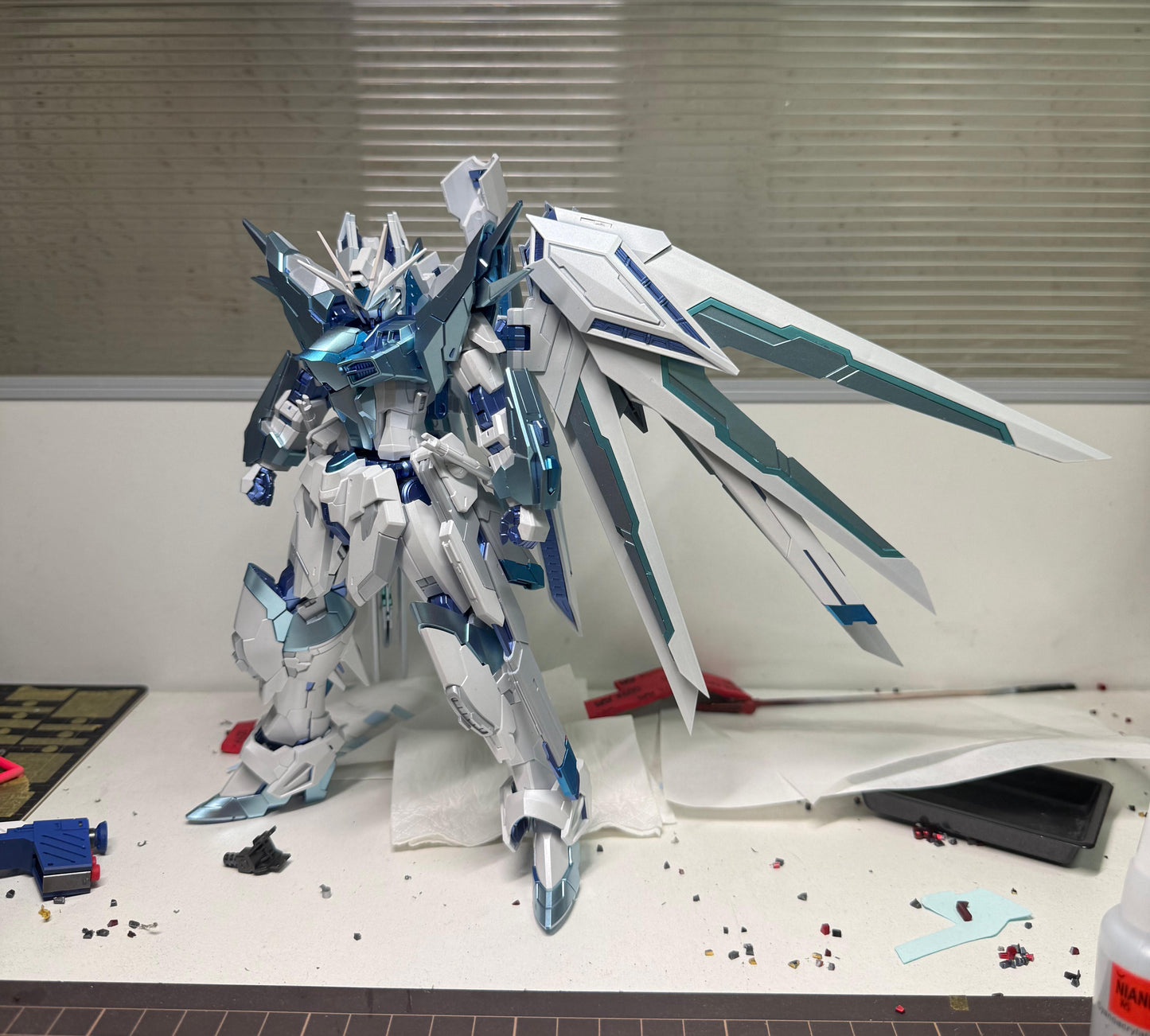 [Color customization] SHENMA Model MG 1/100 Rising Freedom (Glacier Blue Color Scheme) Model Kit