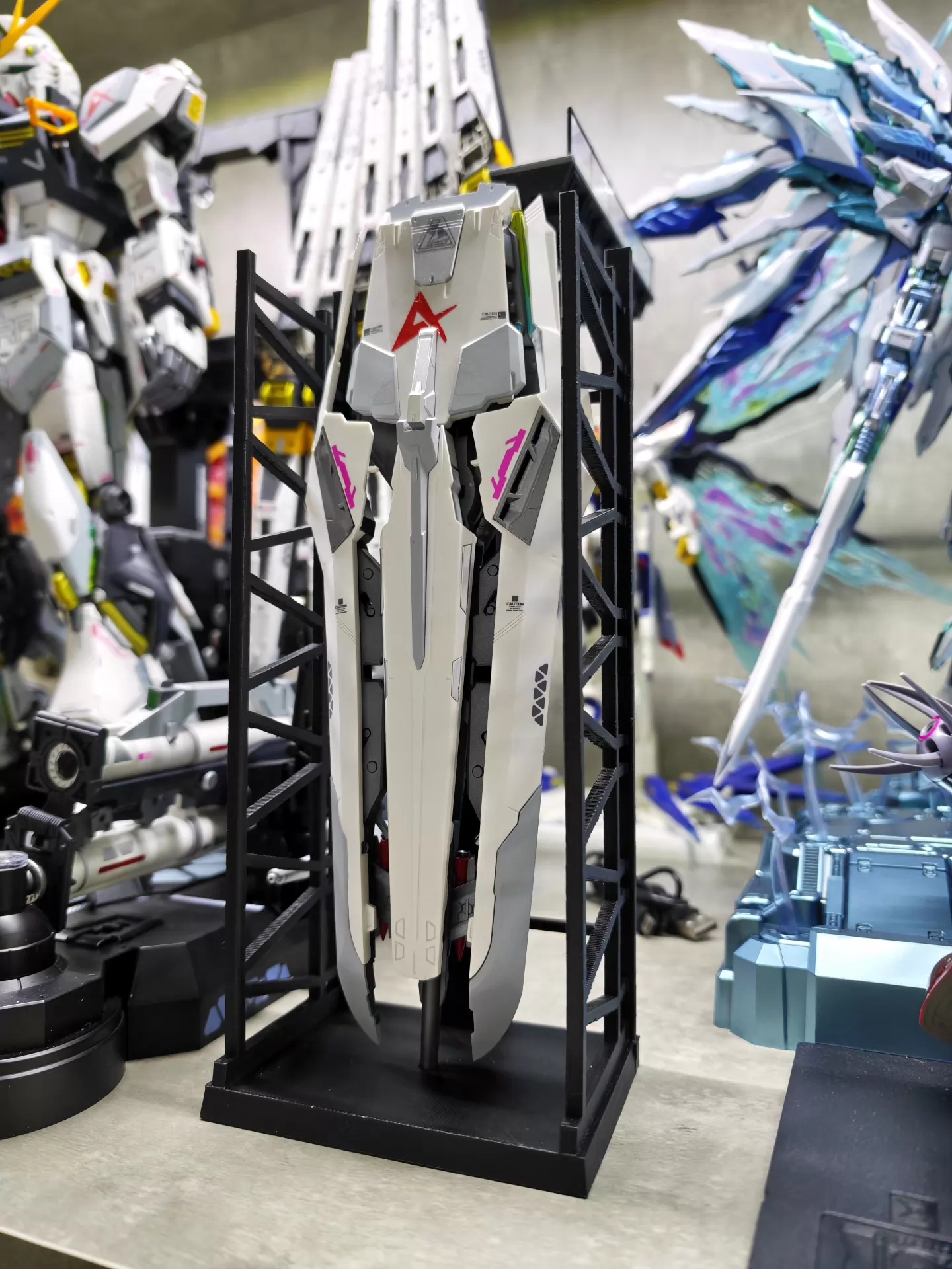 [3D printed pieces] Bandai/Daban Metal Structure Nu ν Gundam Fin Funnel Stand/ Weapon Stand