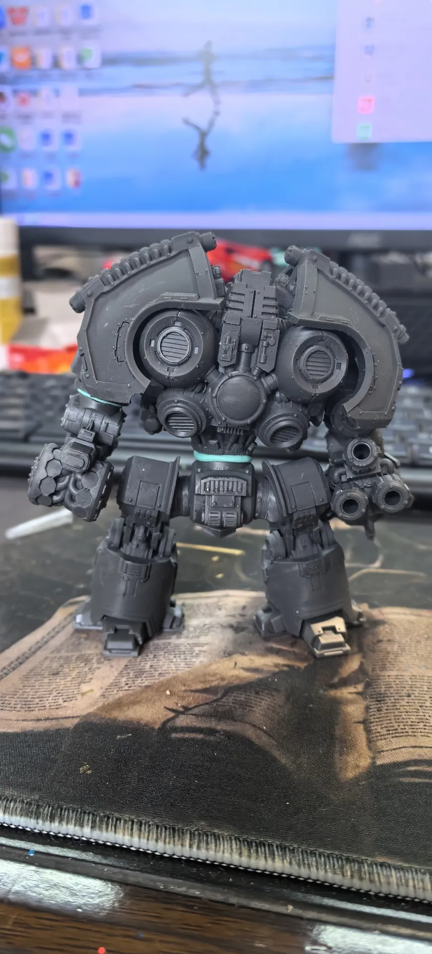 [Warhammer] Warhammer 40K Saturn Dreadnought Unpainted Resin 3D Printed Figure Model
