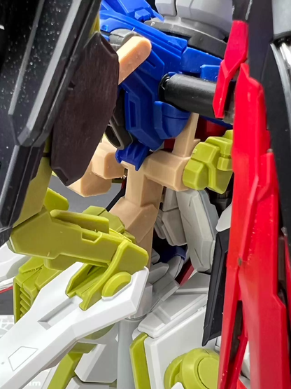 [3D printed pieces] 3D-printed adapter for MGSD Destiny Gundam to mount HG/EW Zeus Silhouette backpack