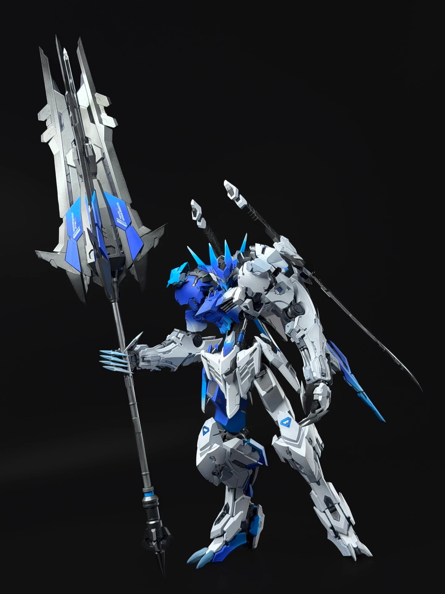 [Color customization] WOLF TECH/LUNAVOR 1/100 detail up Barbatos Lupus Rex king (Glacier Blue Color Scheme) model kit