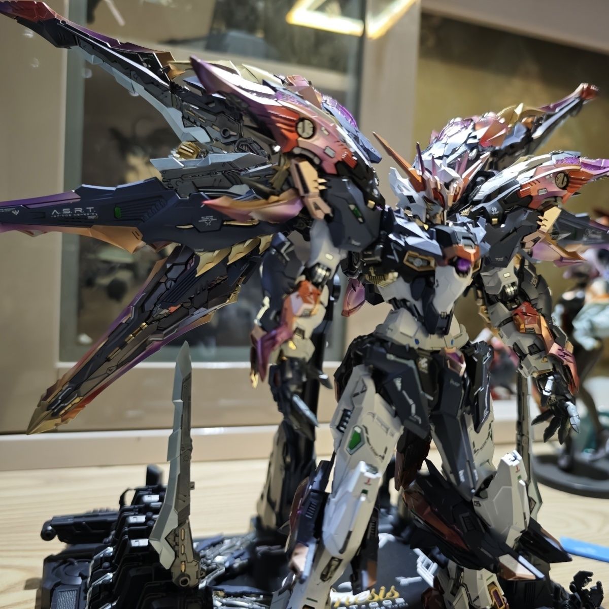 [Color customization] Infinite Dimension RT-002 Nemesis (Gradient Purple Color Scheme) Model Kit