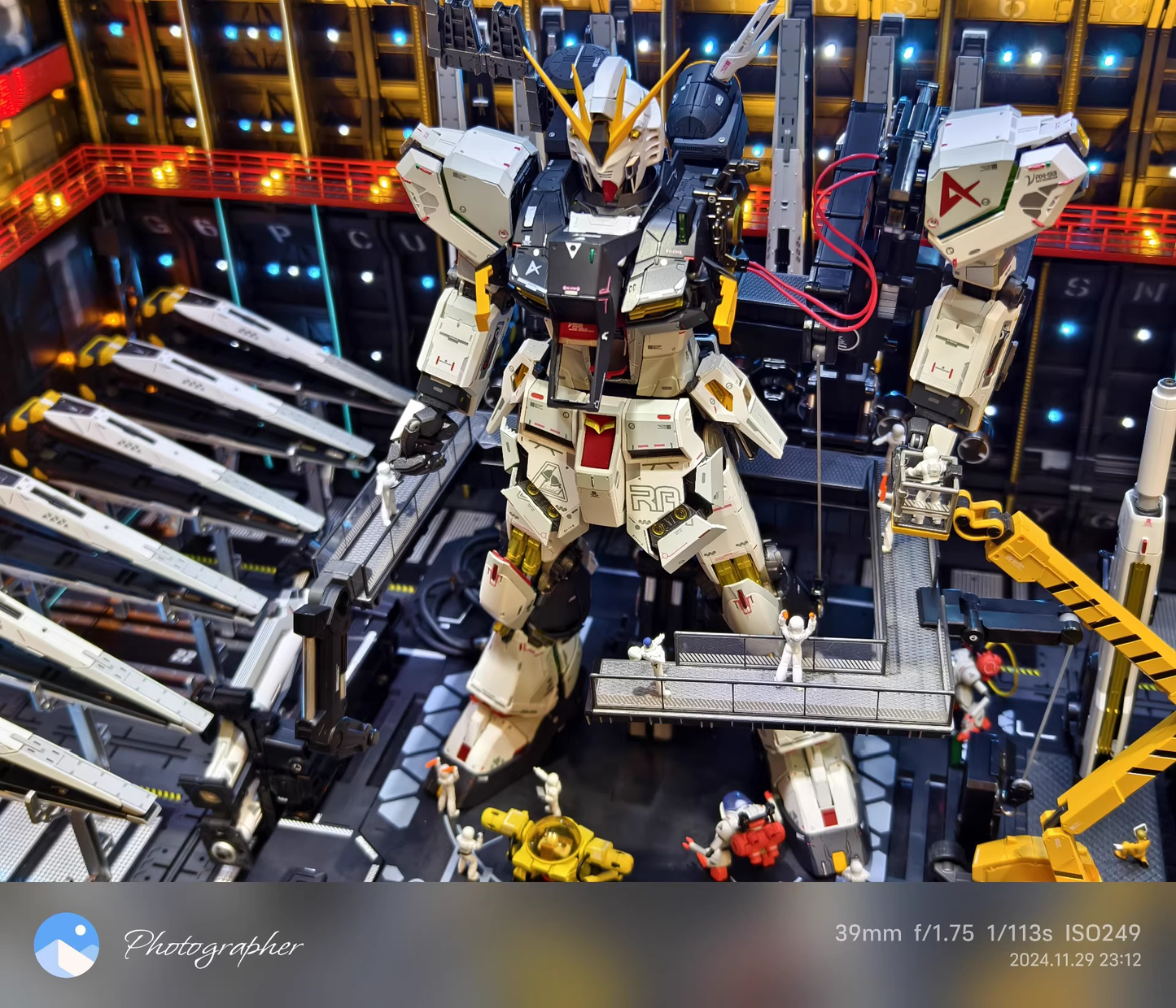 [Color customization] Base Scene Series Hangar Display Case for Gundam