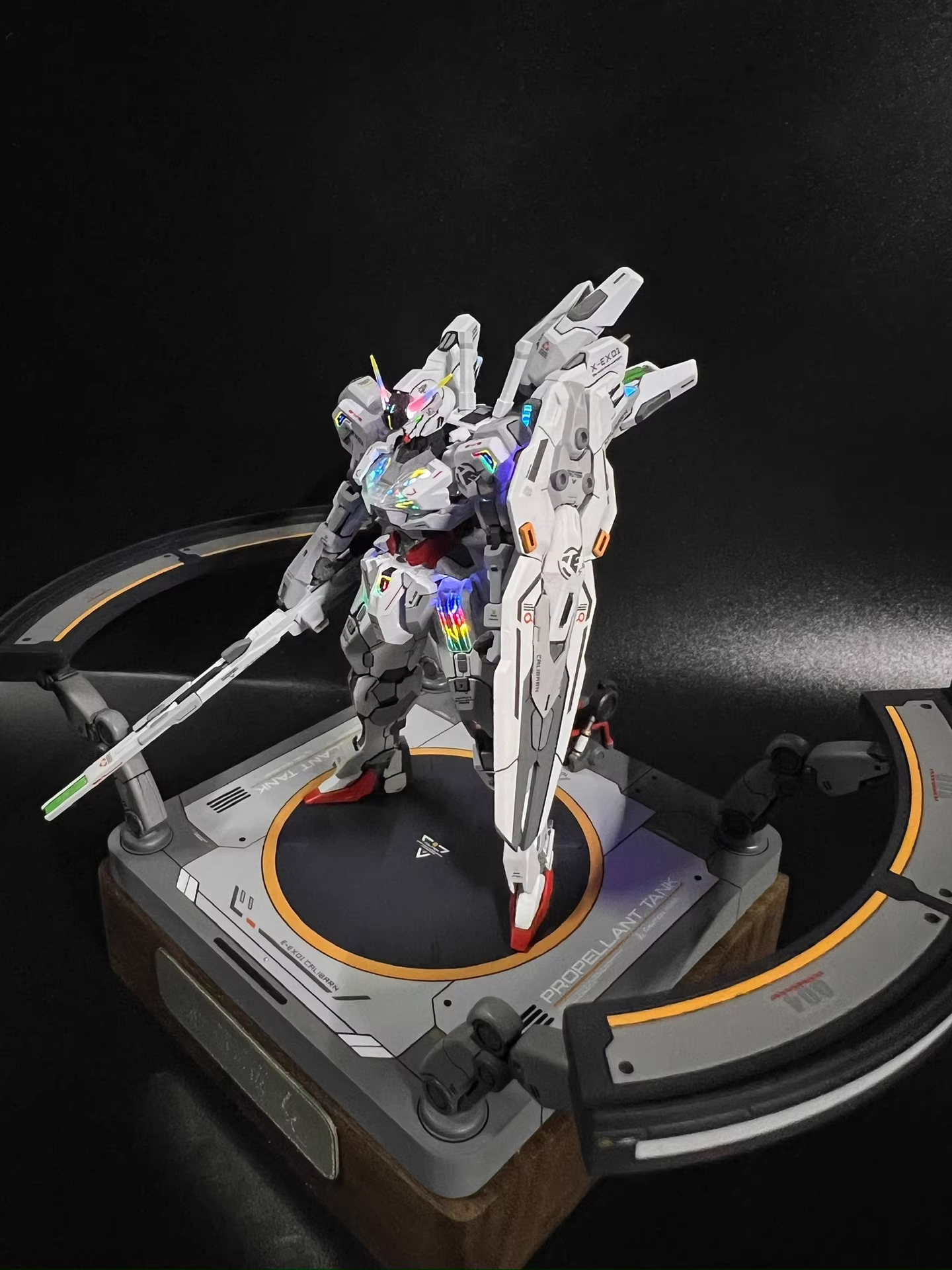 [Artifact Painted] PER-ORDER Gundam Calibarn artifact painted Light-up Version -airlift