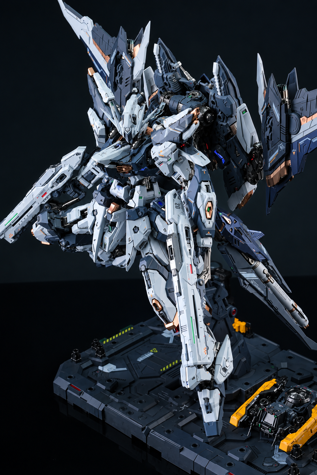 [Custom Painting] Vientiane Fusion - 02 - Meteor with Maintenance Base and Support Unit (Grey Color Scheme ) Model Kit