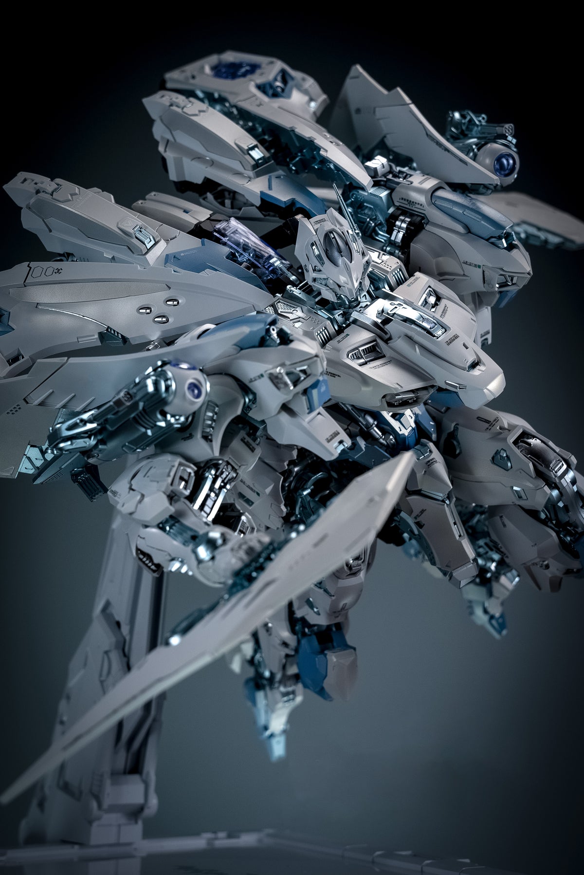 [Color customization] In Era+ RMD Azure Falcon TR-2243EX 1/100 Scale (Twilight Paint Color Scheme) Model Kit