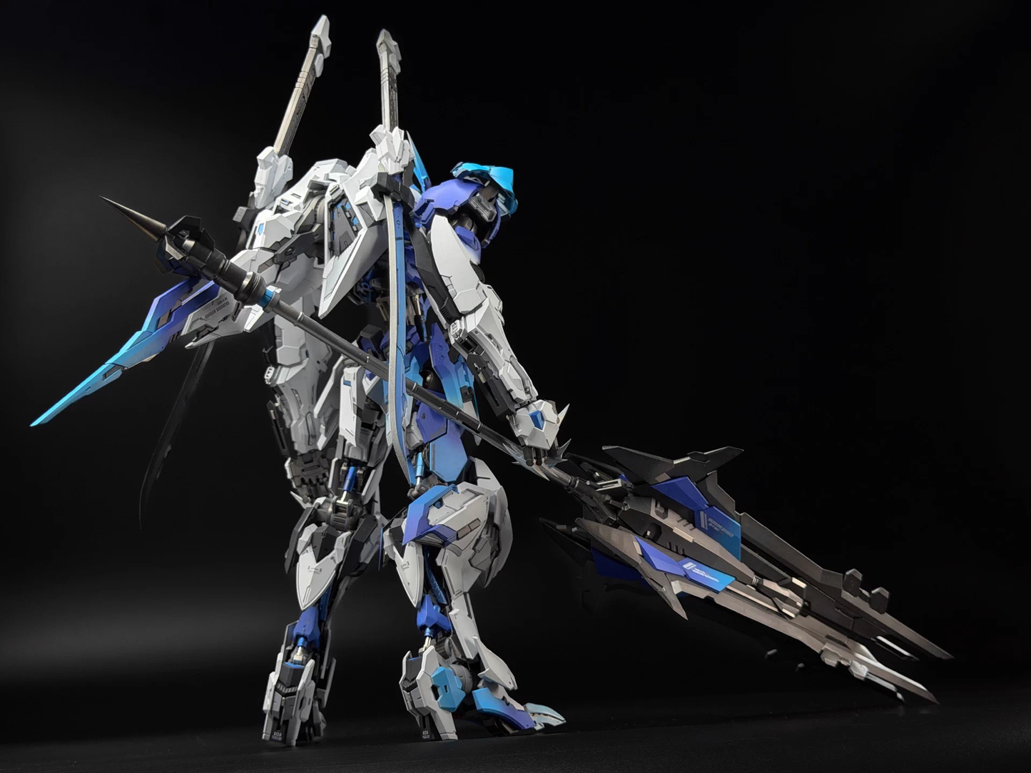 [Color customization] WOLF TECH 1/100 MG detail up Barbatos Lupus Rex king (Glacier Blue Color Scheme) model kit