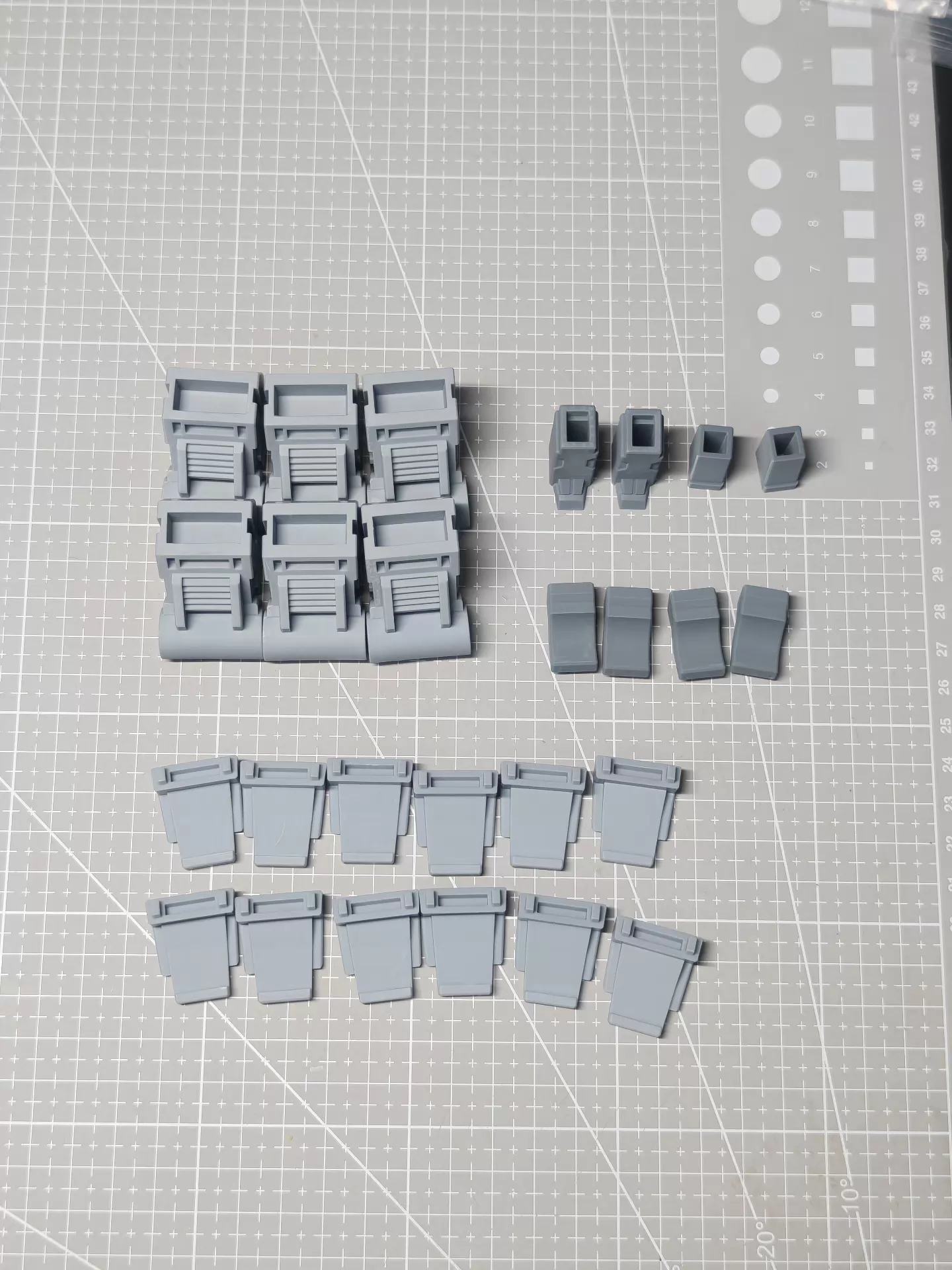 [Resin pieces/3D printed pieces] Bandai PG Unicorn PGU 1/60 ν Gundam Fin Funnel Stand/ Weapon Stand