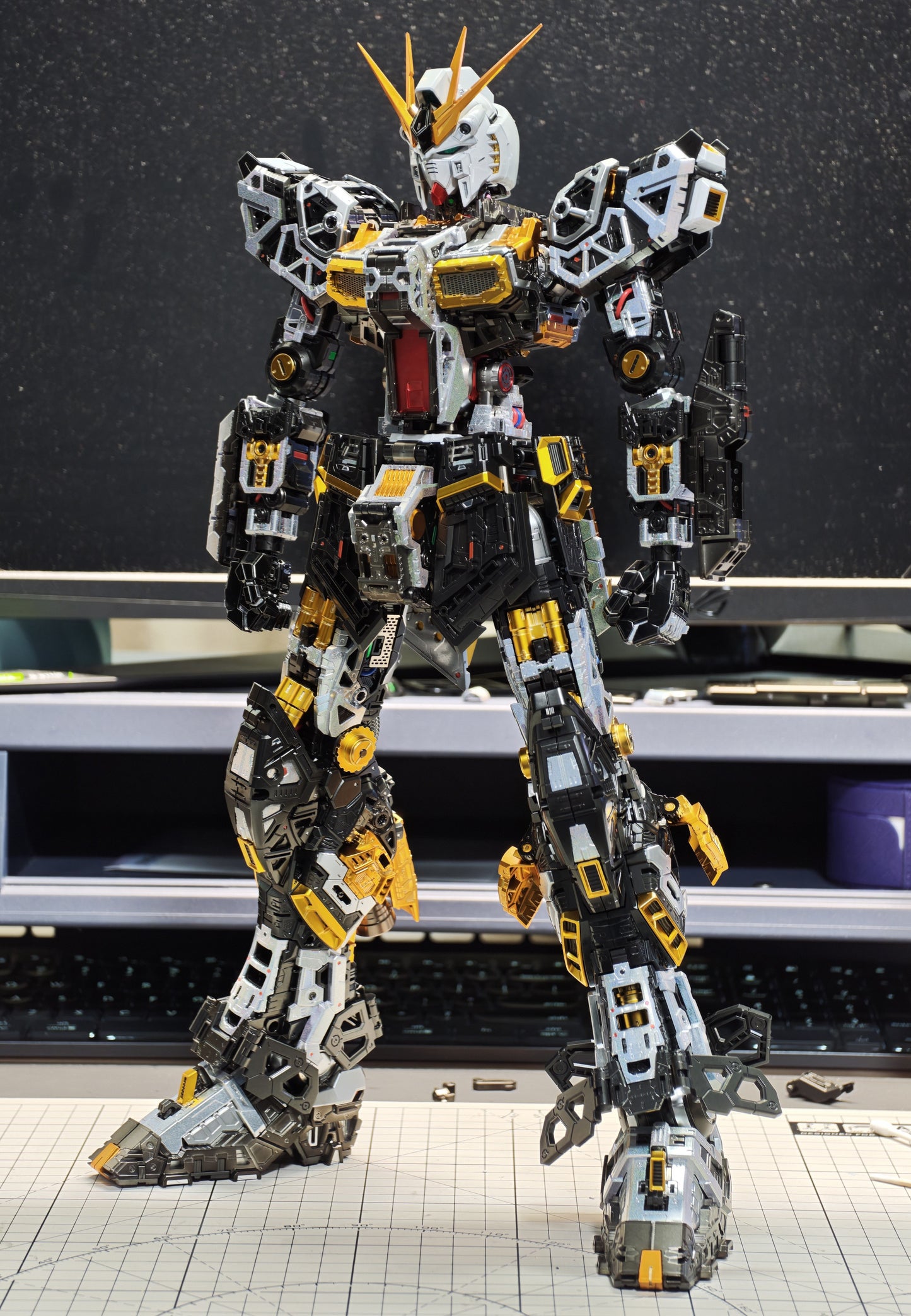 [Color customization] PG Unleashed 1/60 Nu Gundam (Electroplated color scheme) Model Kit