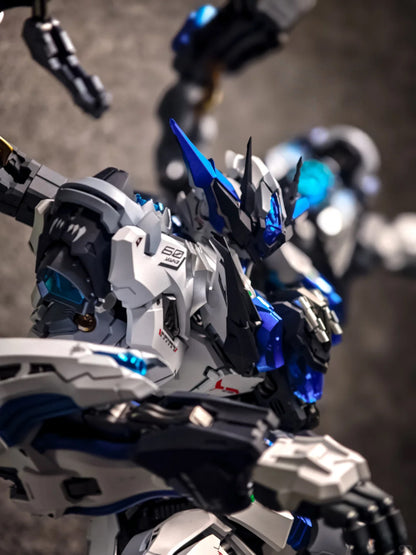 [Color customization] Infinity Nova RMD Fenrir 1/72 Scale (Glacier Blue Color Scheme) Model Kit