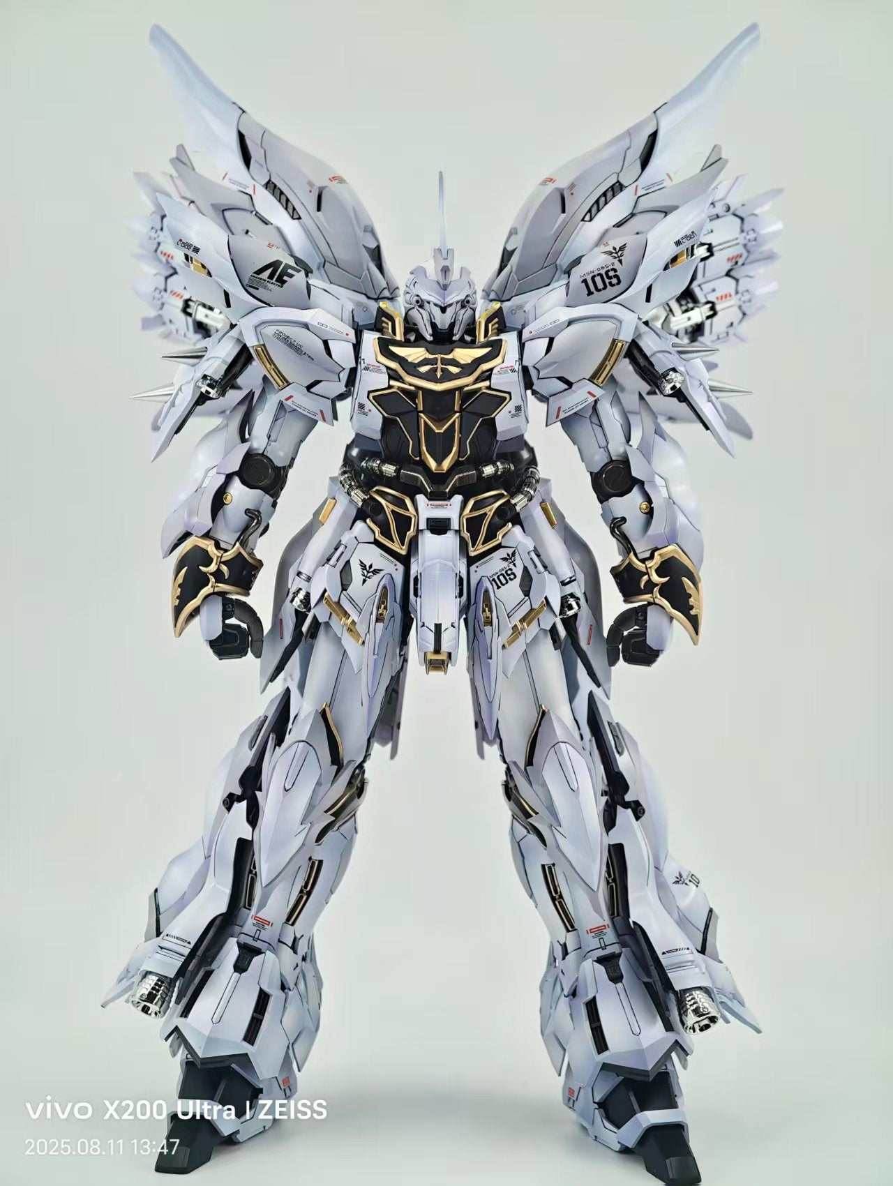 [Color customization]Comet Technology-01-Crimson Drei MG 1/100 GK Sinanju Model Kit (Shading white purple color scheme)