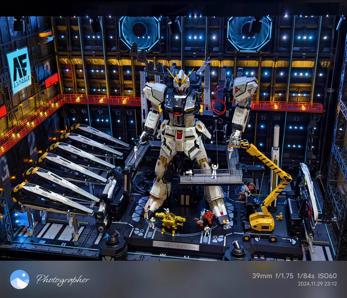 [Color customization] Base Scene Series Hangar Display Case for Gundam