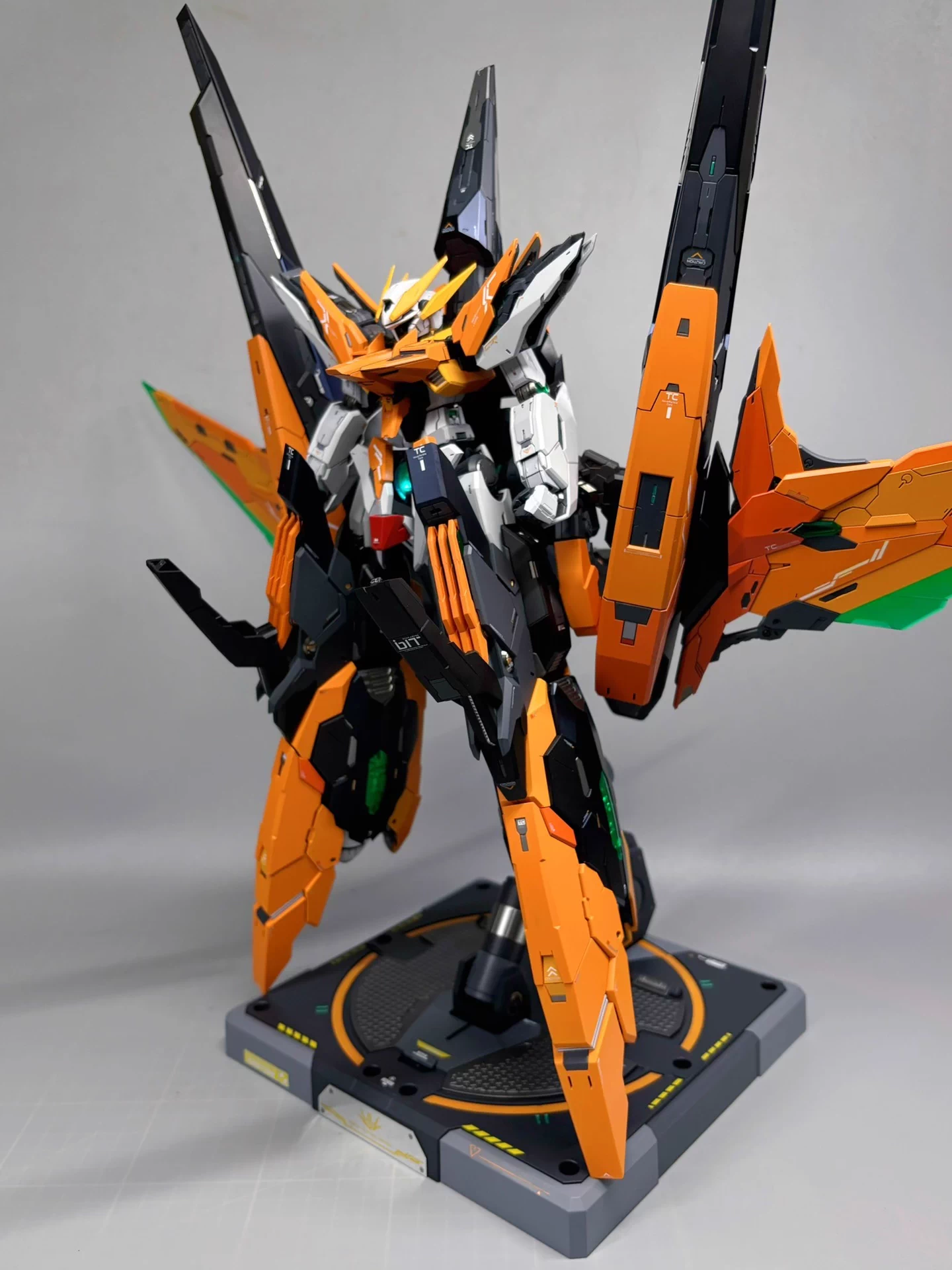 [Color customization] Frame Series TC-004 Star Abyss (Orange color scheme) 1/100 Scale Model Kit