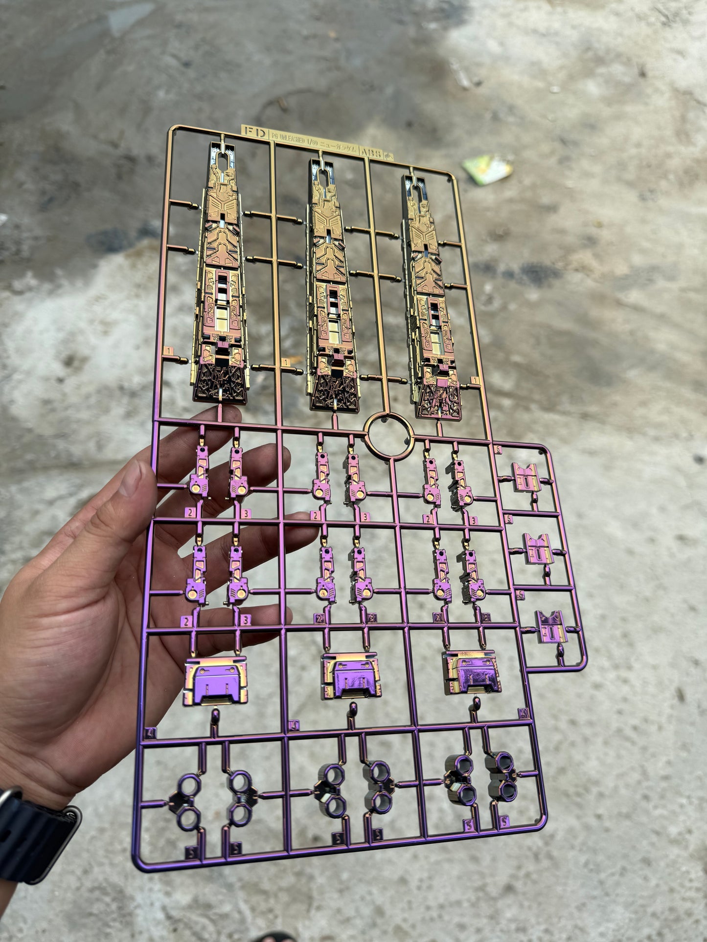 [Custom Electroplating] PG Unleashed 1/60 Nu Gundam (HI-V Geometric Plating Color Scheme) Model Kit